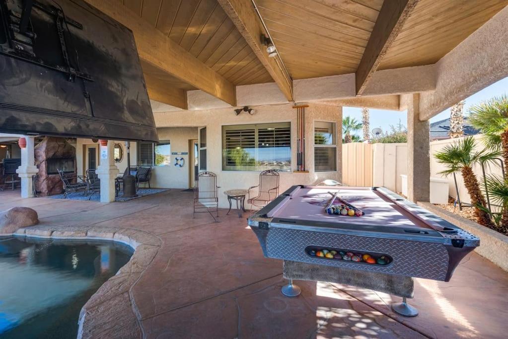 Peruvian-4 Bed Desert Oasis -pool, Hot-tub &outdoor Kitchen Holiday home