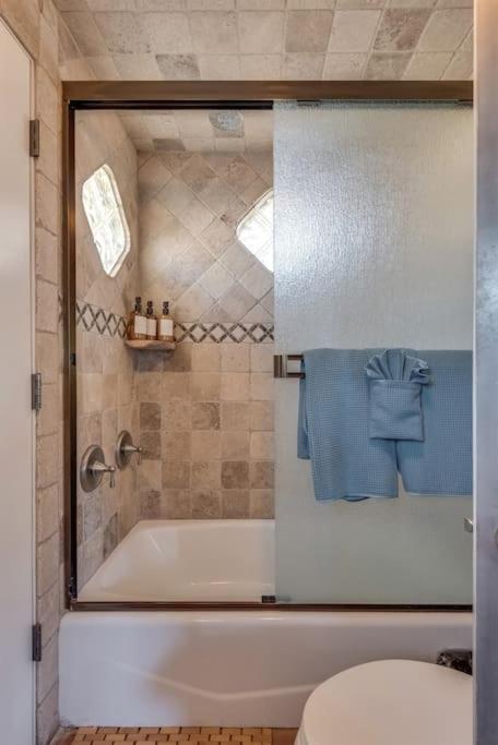 Peruvian-4 Bed Desert Oasis -pool, Hot-tub &outdoor Kitchen * Lake Havasu City
