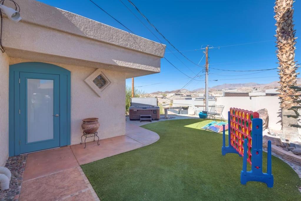 Holiday home Peruvian-4 Bed Desert Oasis -pool, Hot-tub &outdoor Kitchen *