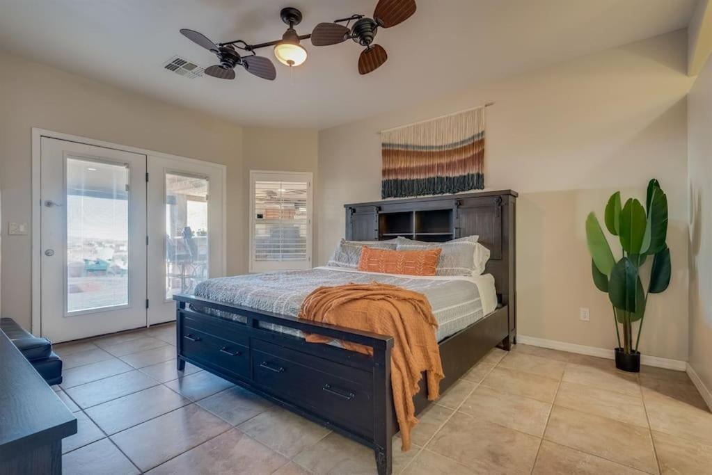 Holiday home Peruvian-4 Bed Desert Oasis -pool, Hot-tub &outdoor Kitchen Lake Havasu City