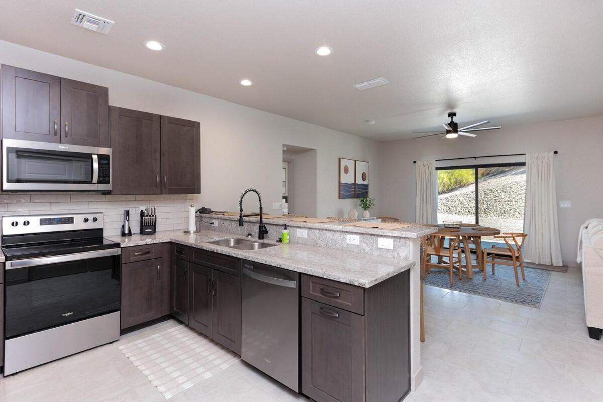 New Modern Spacious *