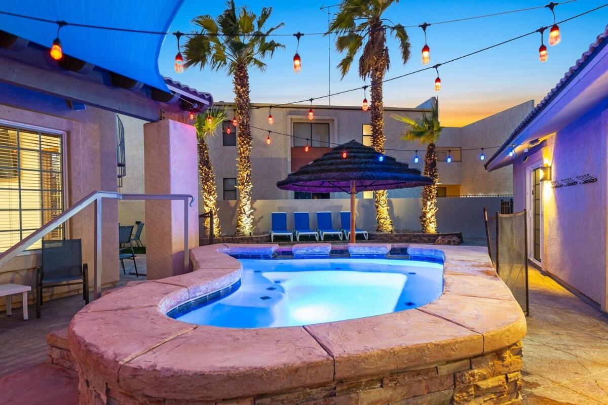 New Lakeside Hideaway Game Firepit Holiday home Lake Havasu City
