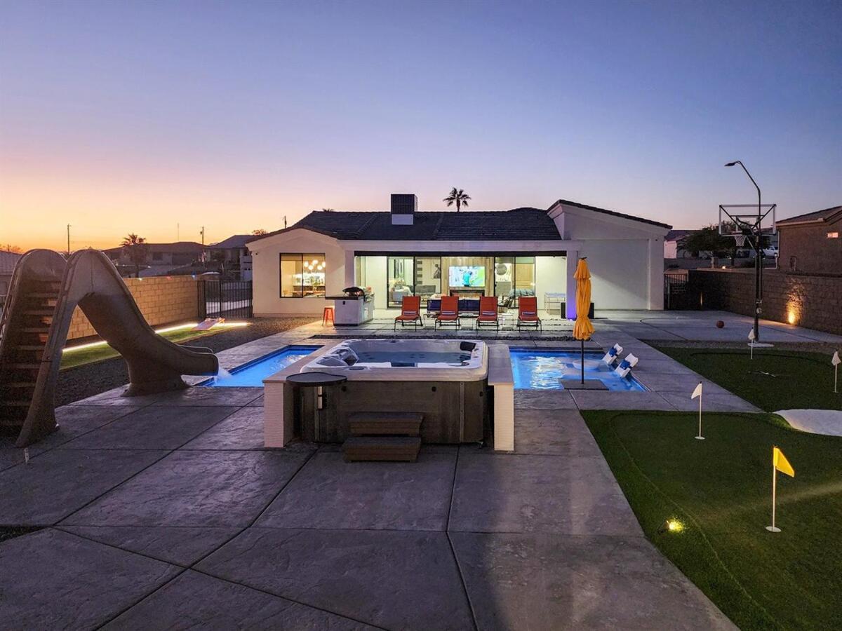 Holiday home Half Acre With Abundant Amenities Lake Havasu City
