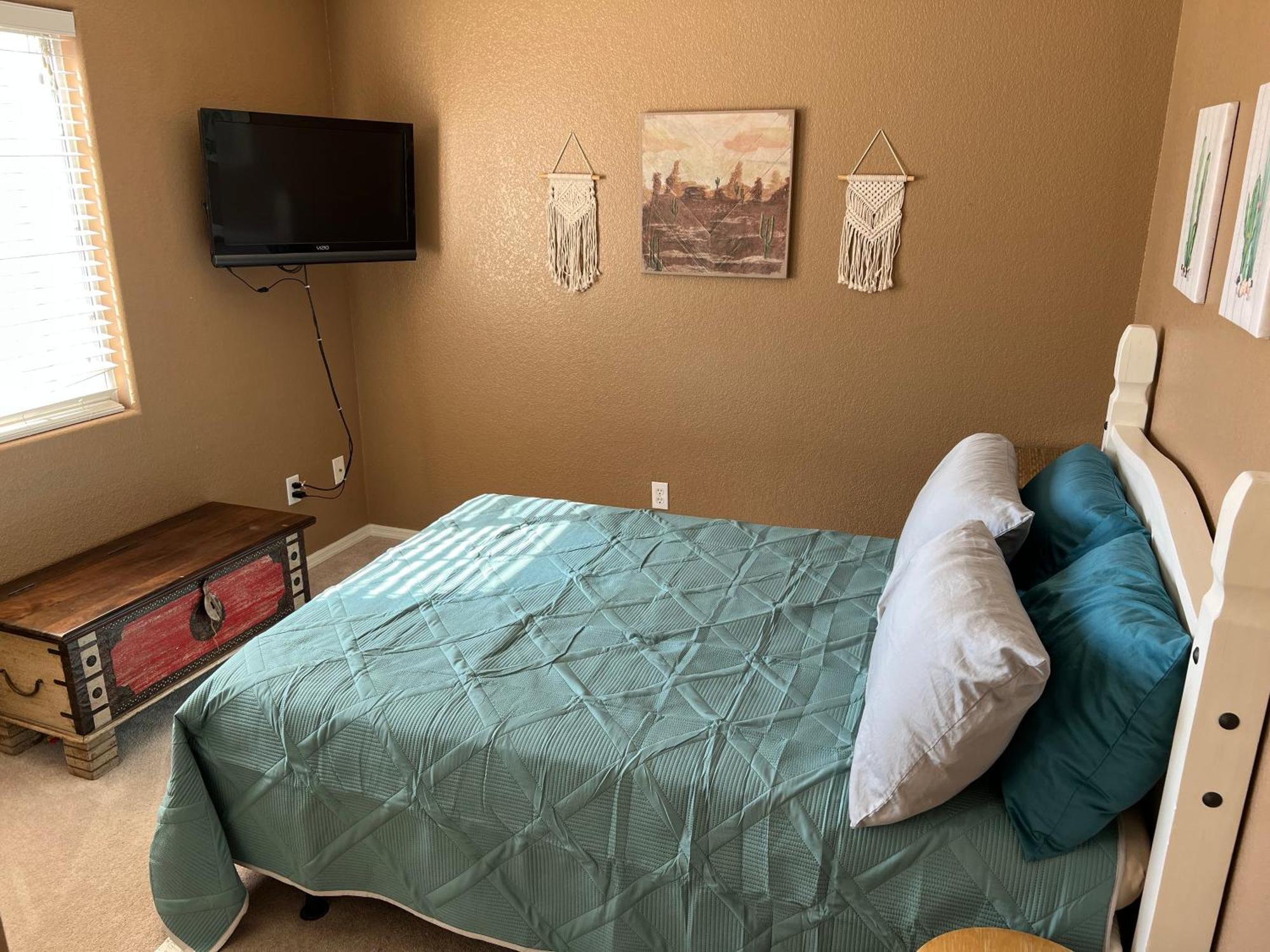 Holiday home Stunning 4 Bedroom Pool Lake Havasu City