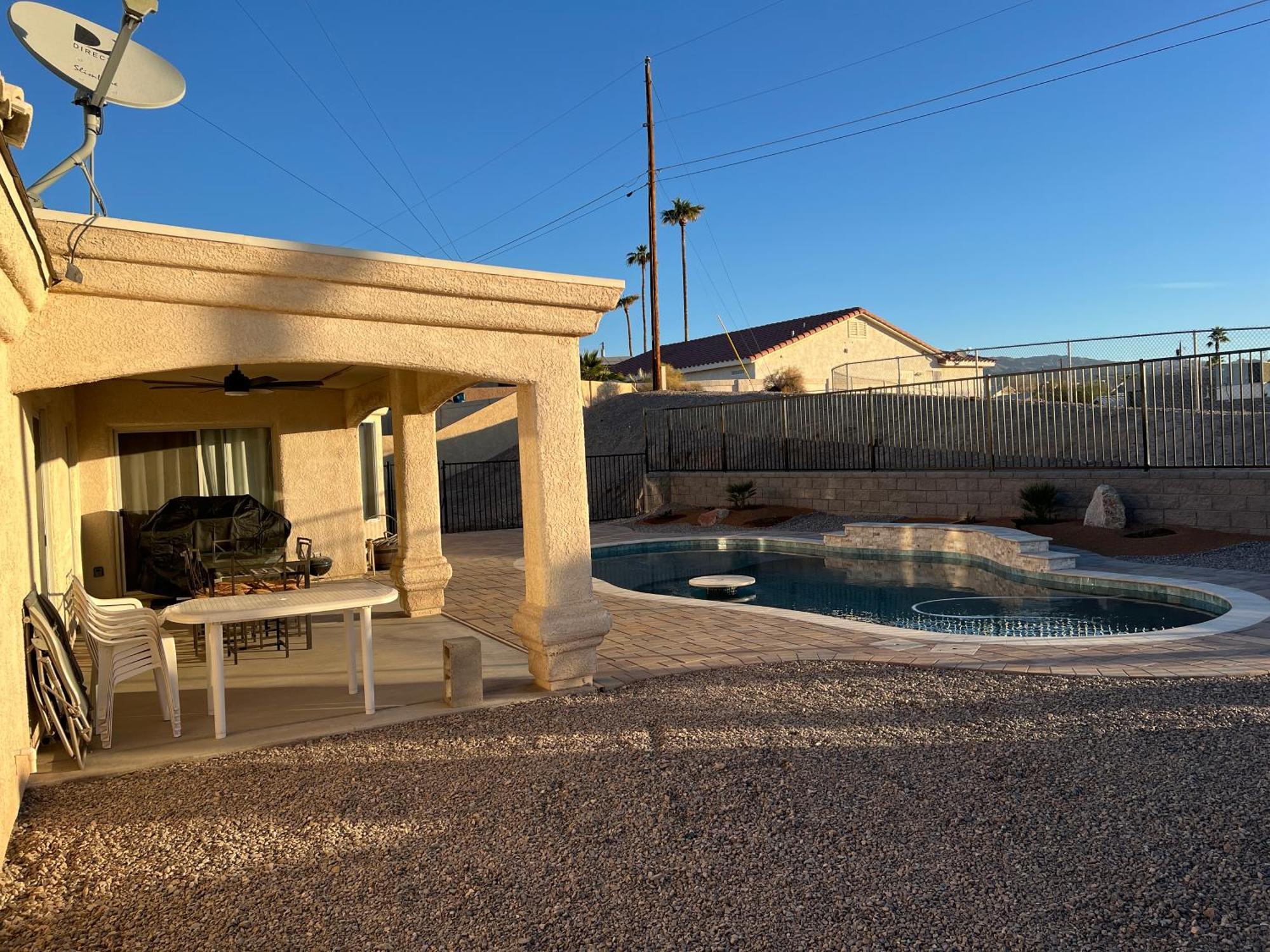 Stunning 4 Bedroom Pool Holiday home *