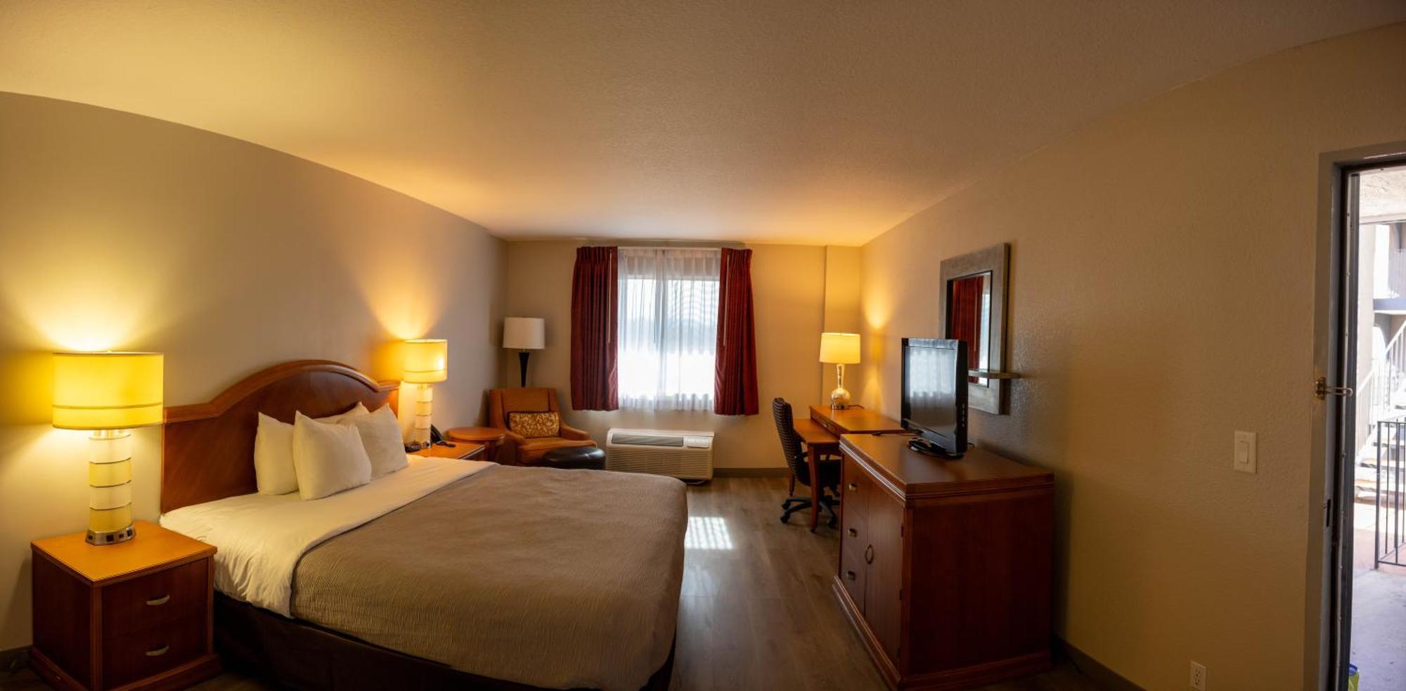 Quality & Havasu Hotel 2*
