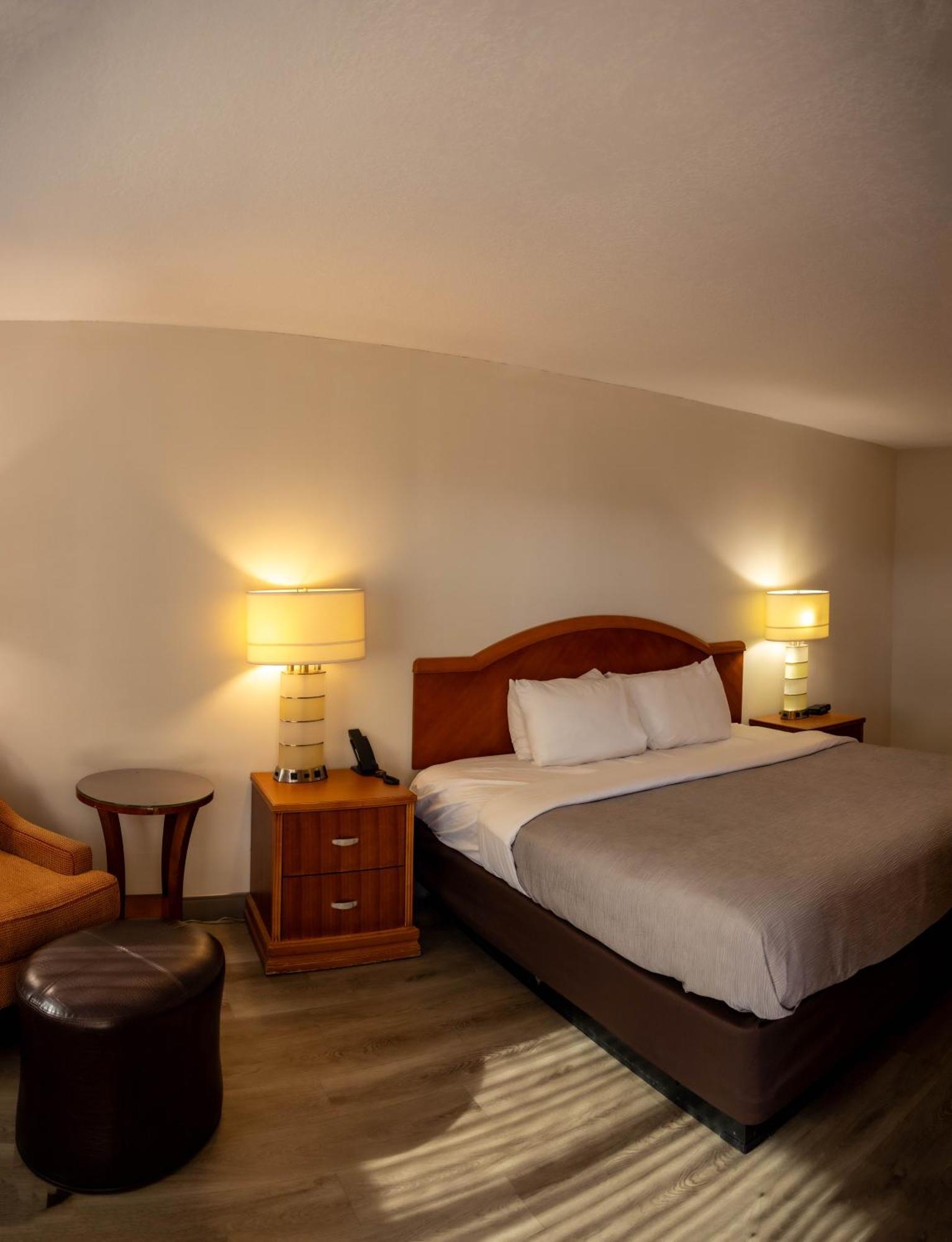 Hotel Quality & Havasu 2*