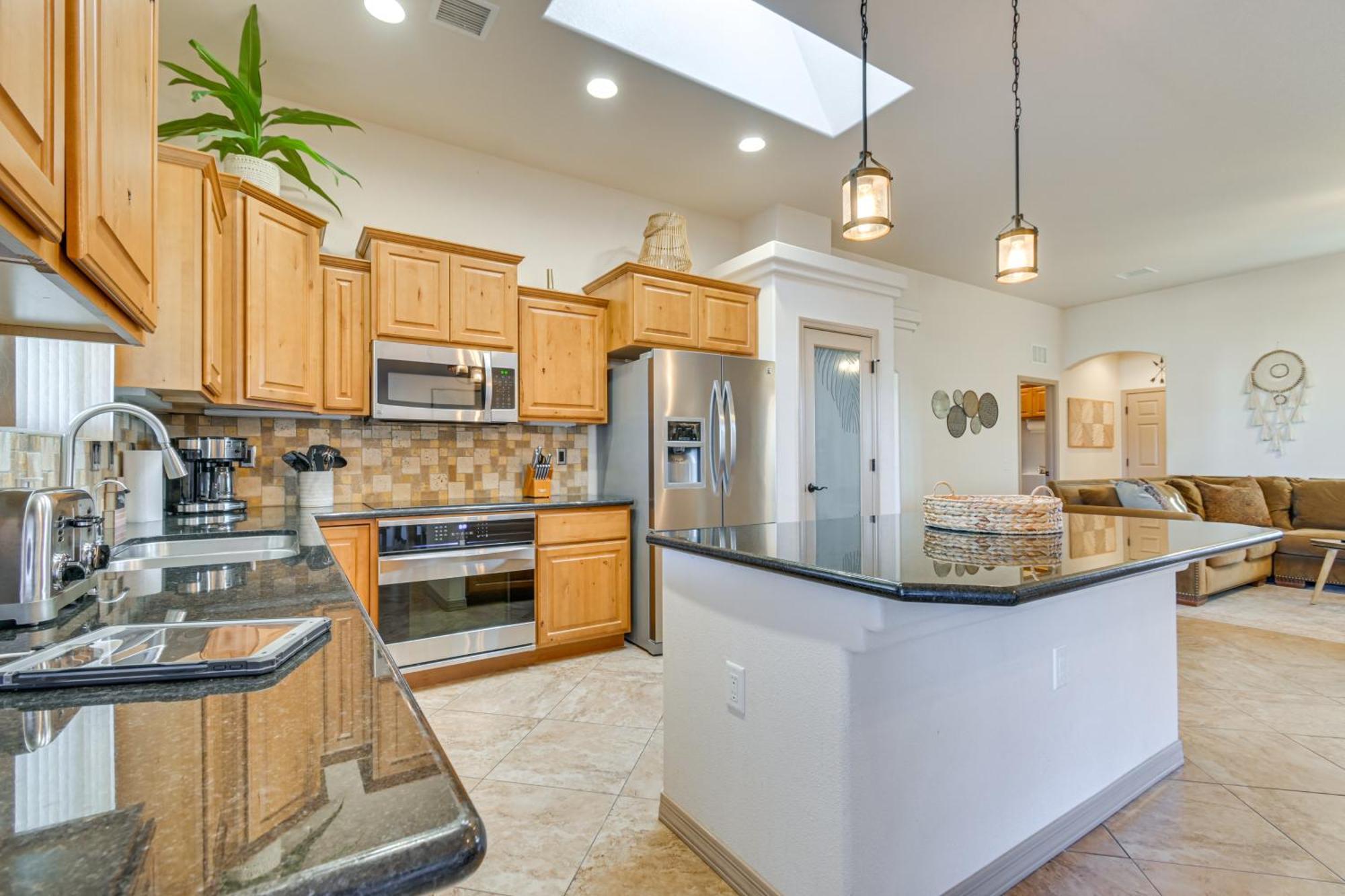 Havasu With Pool And Putting Holiday home Lake Havasu City