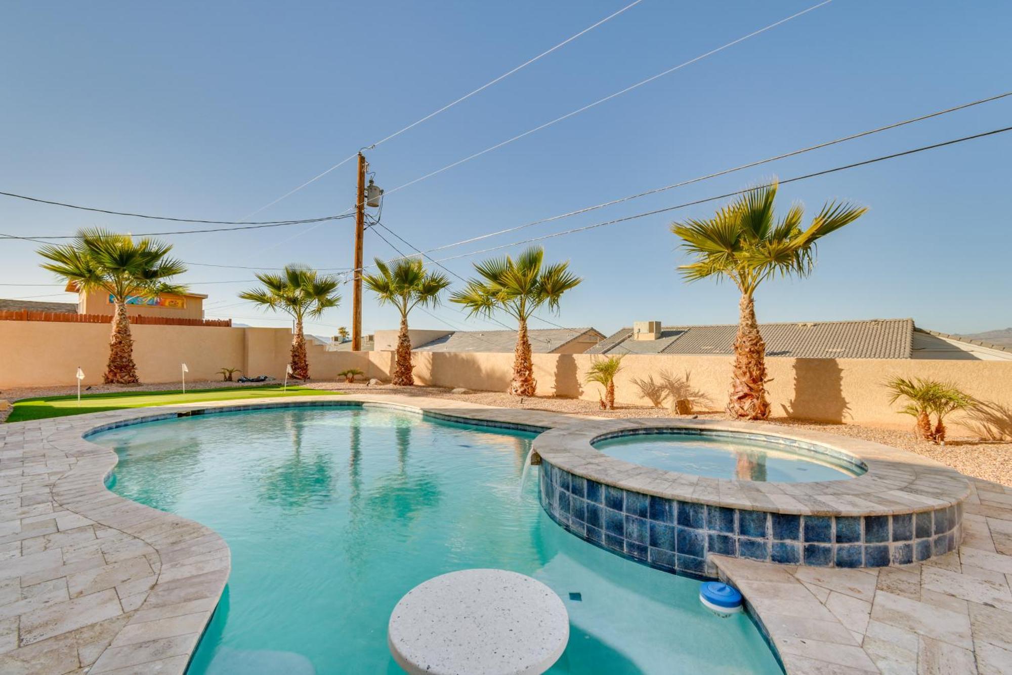 Havasu With Pool And Putting Holiday home *