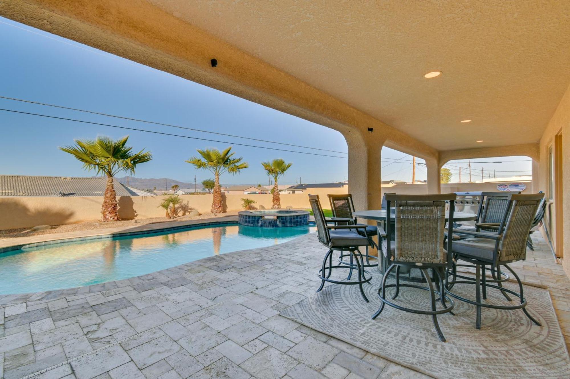 Havasu With Pool And Putting Holiday home Lake Havasu City