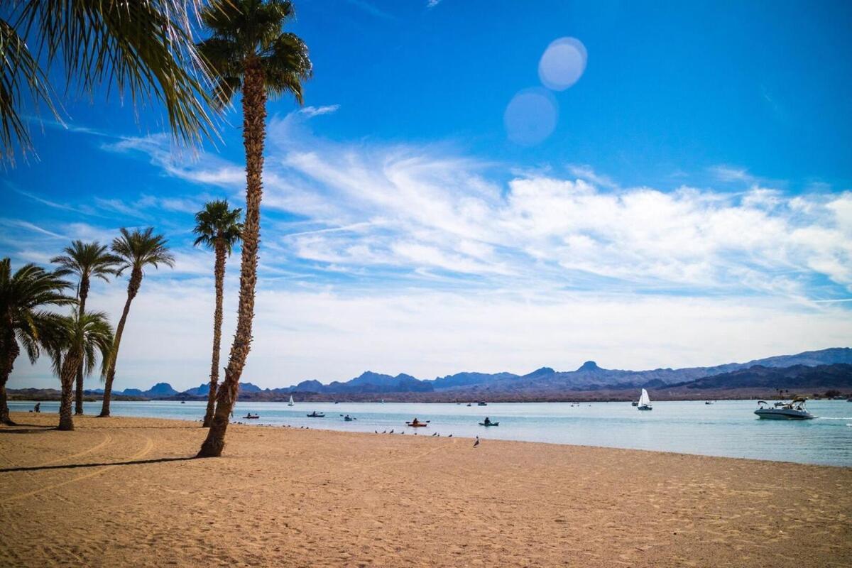 Avalon Havasu Pool Playground Sleeps 20 Holiday home