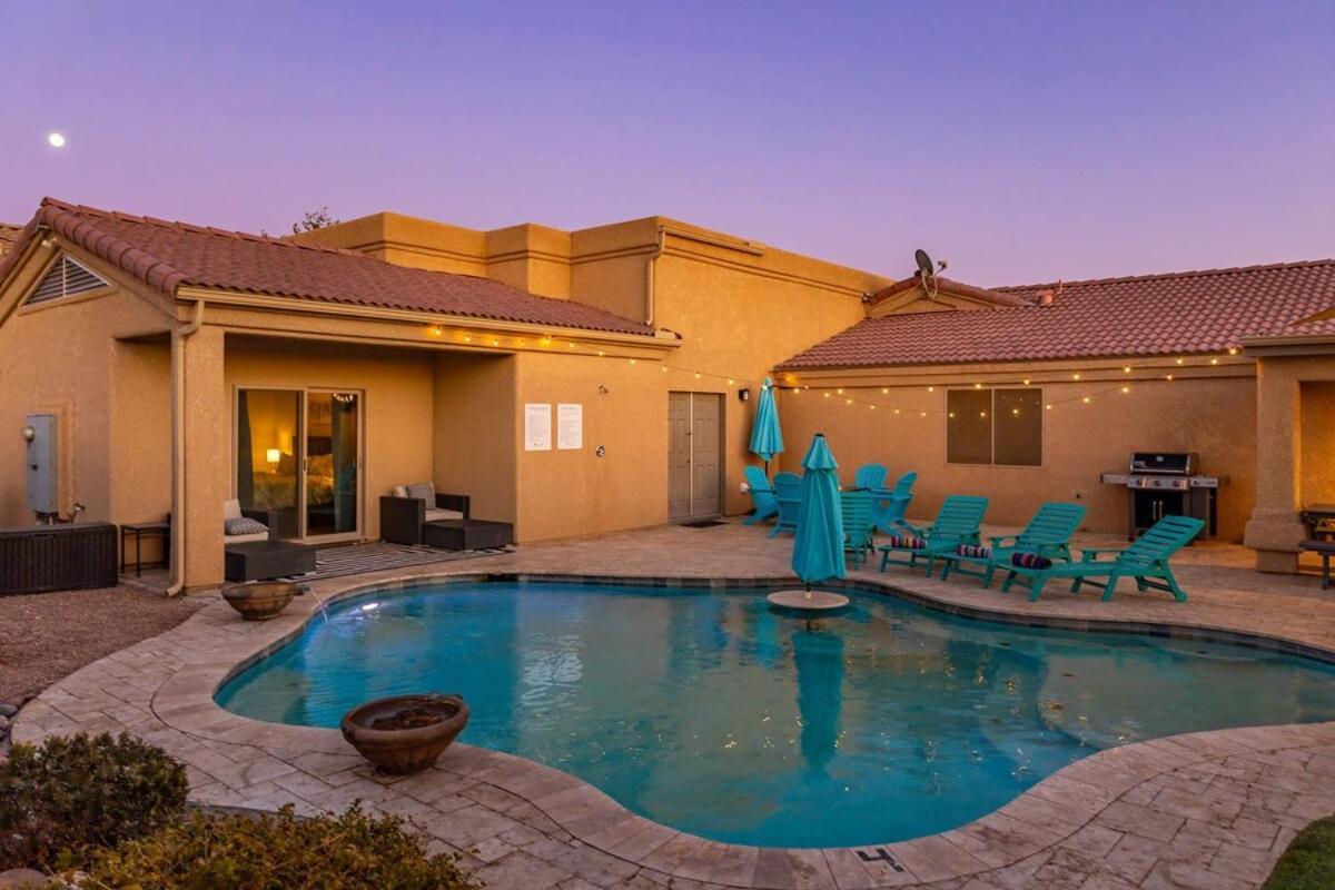 Avalon Havasu Pool Playground Sleeps 20 Holiday home
