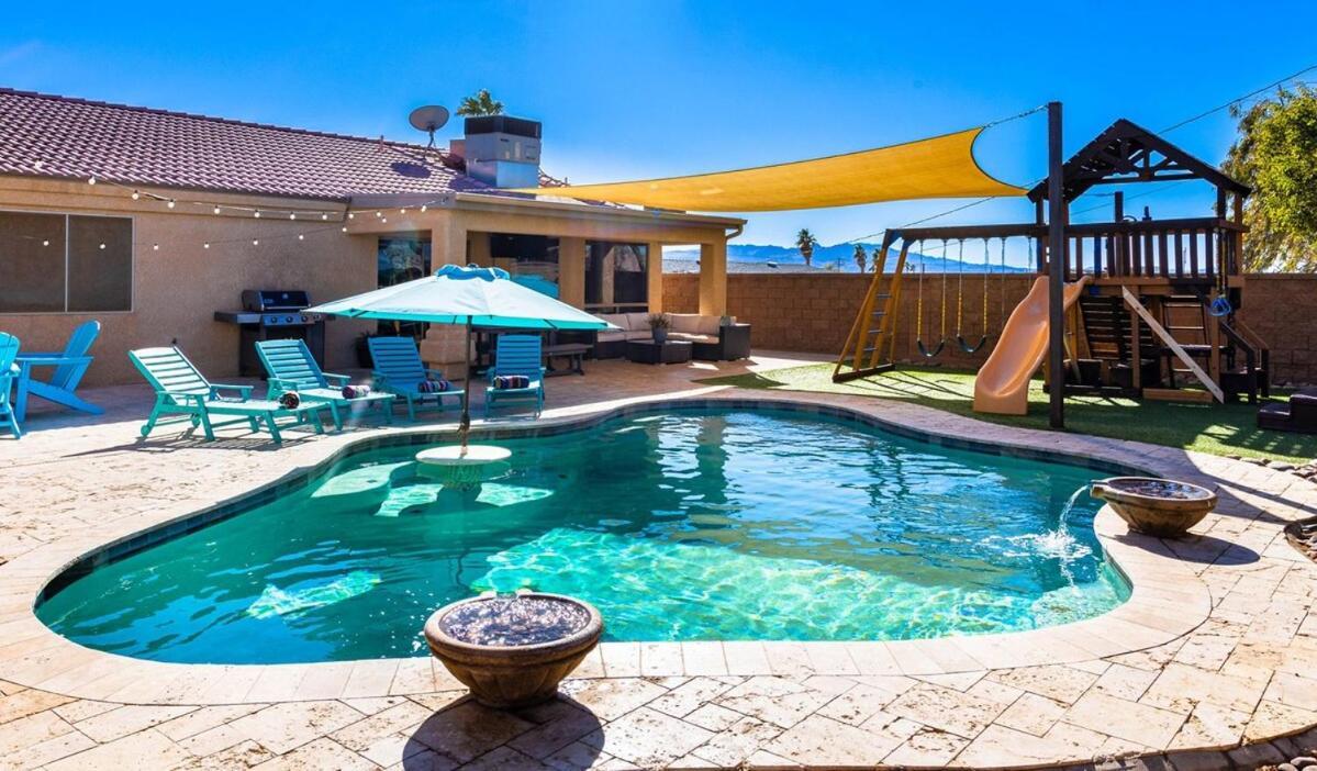 Avalon Havasu Pool Playground Sleeps 20 Holiday home *