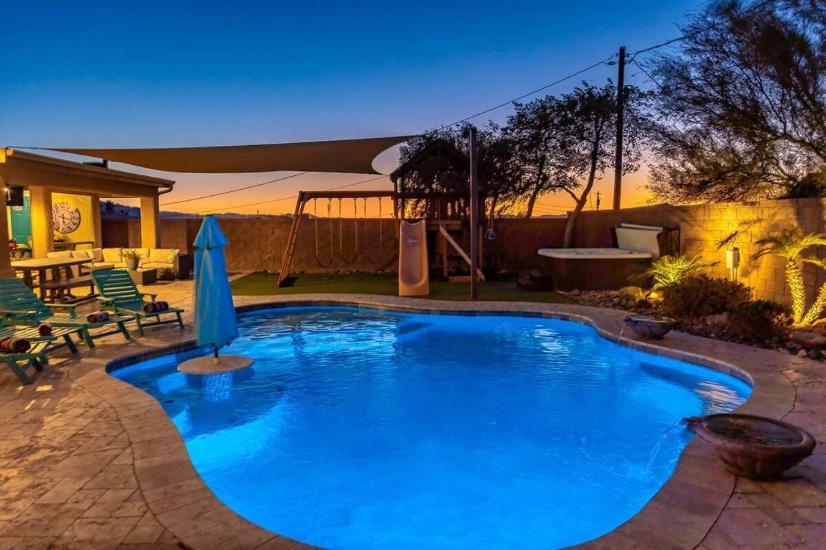 Avalon Havasu Pool Playground Sleeps 20 Holiday home *