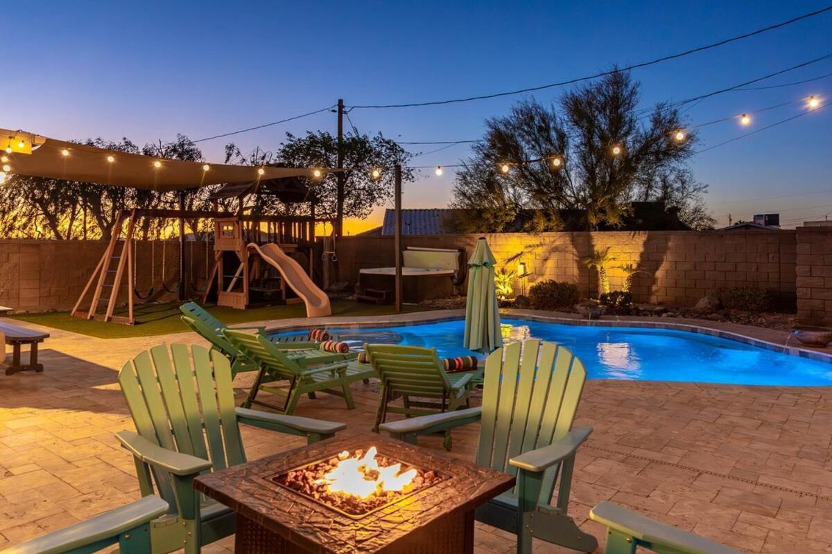 Avalon Havasu Pool Playground Sleeps 20 Holiday home