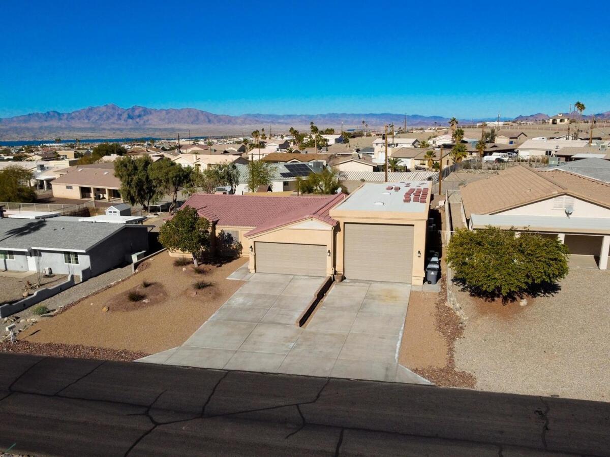 Avalon Havasu Pool Playground Sleeps 20 Holiday home *