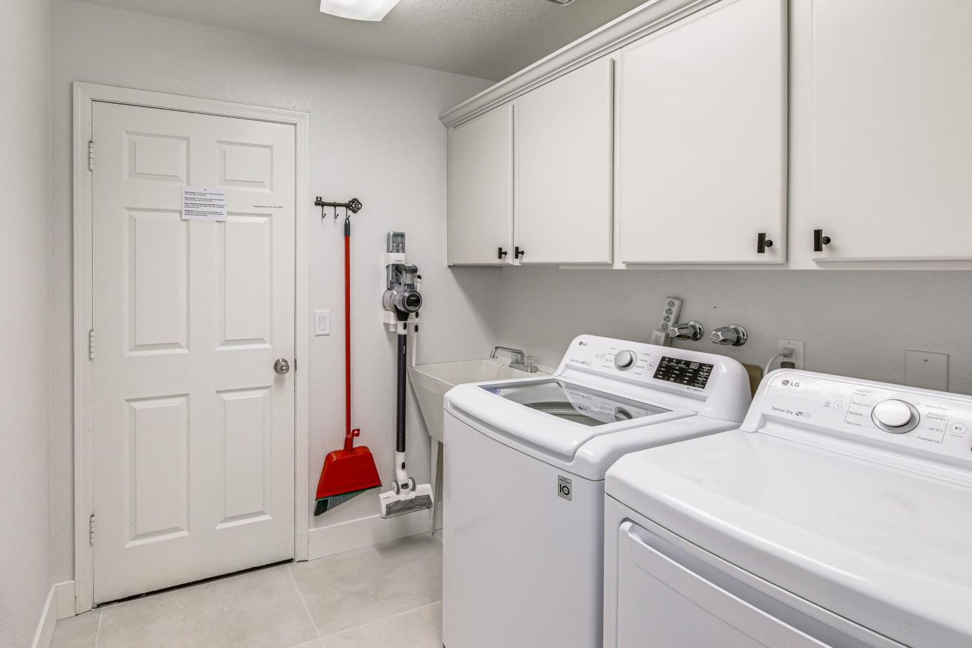 Pet-friendly Havasu With Hot Tub And Pool Holiday home *