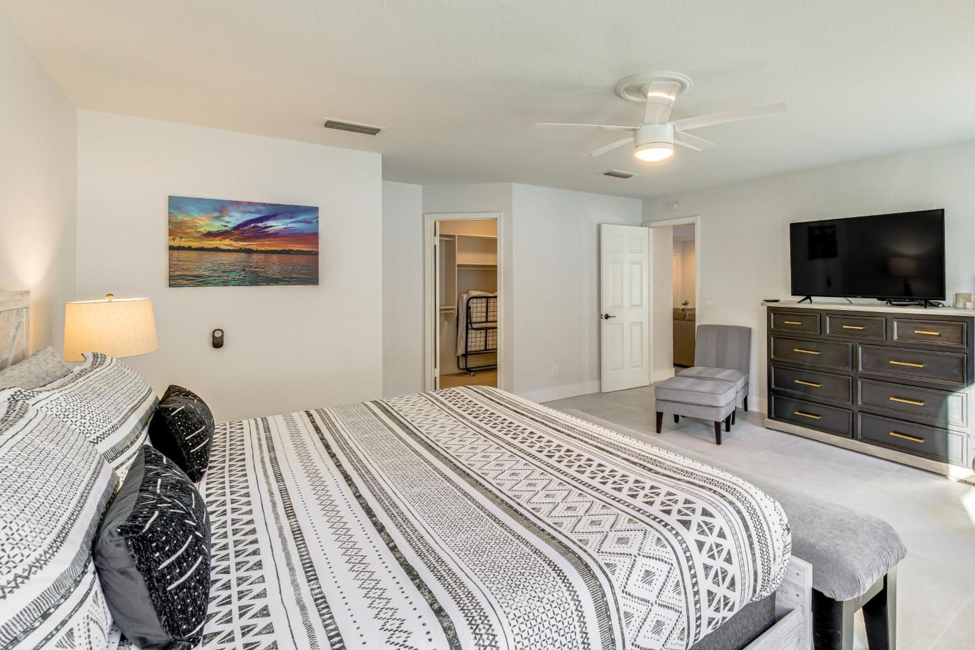 Pet-friendly Havasu With Hot Tub And Pool Holiday home *