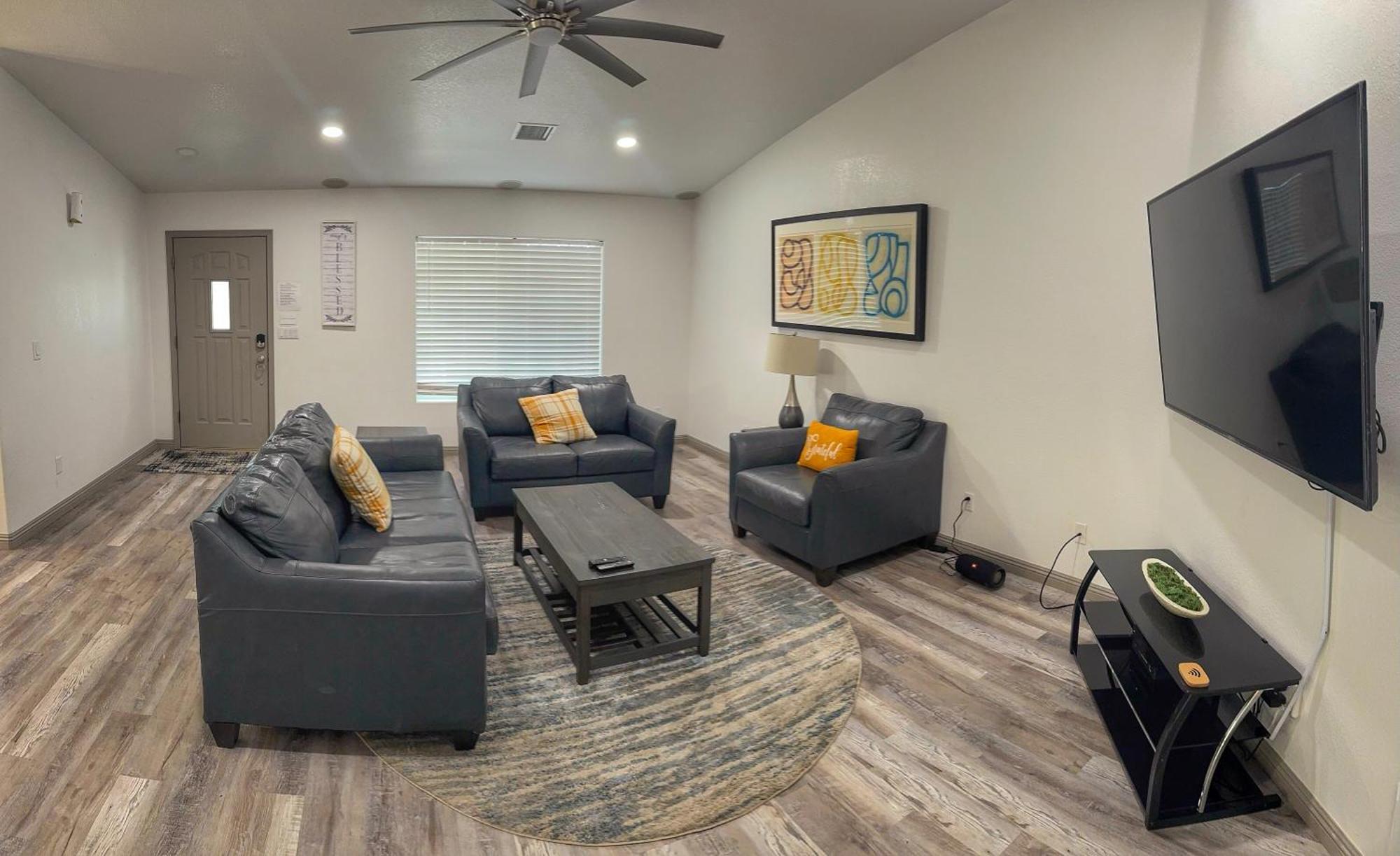 Newly Remodeled Family Friendly Near * Lake Havasu City