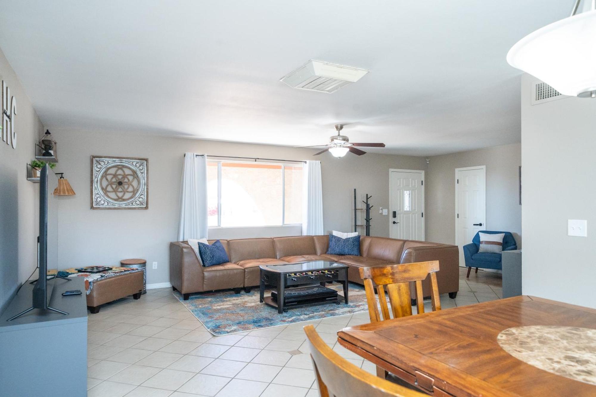 Large Havasu Retreat With Private Heated Pool And Gameroom For Family Fun *