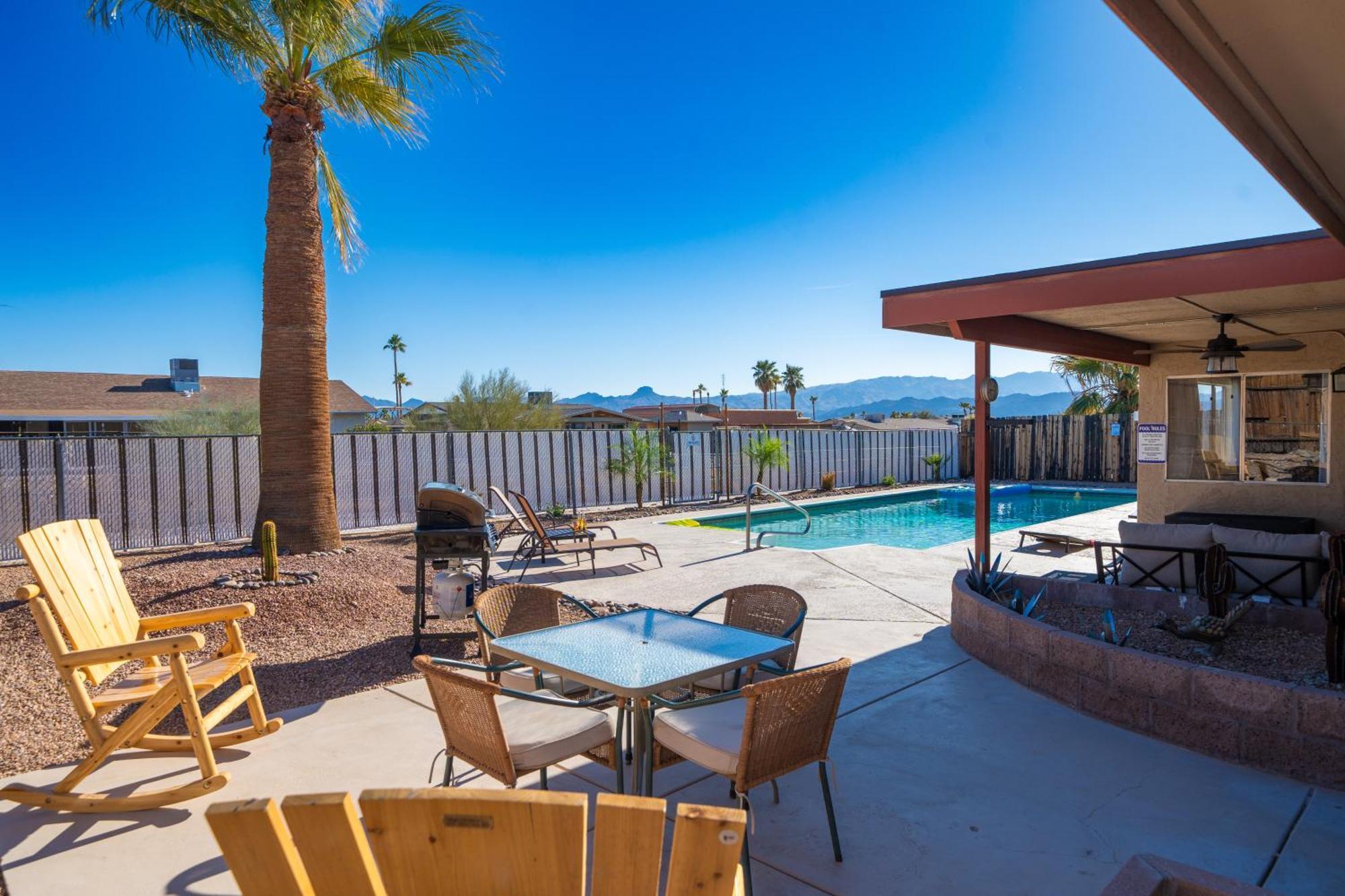Large Havasu Retreat With Private Heated Pool And Gameroom For Family Fun