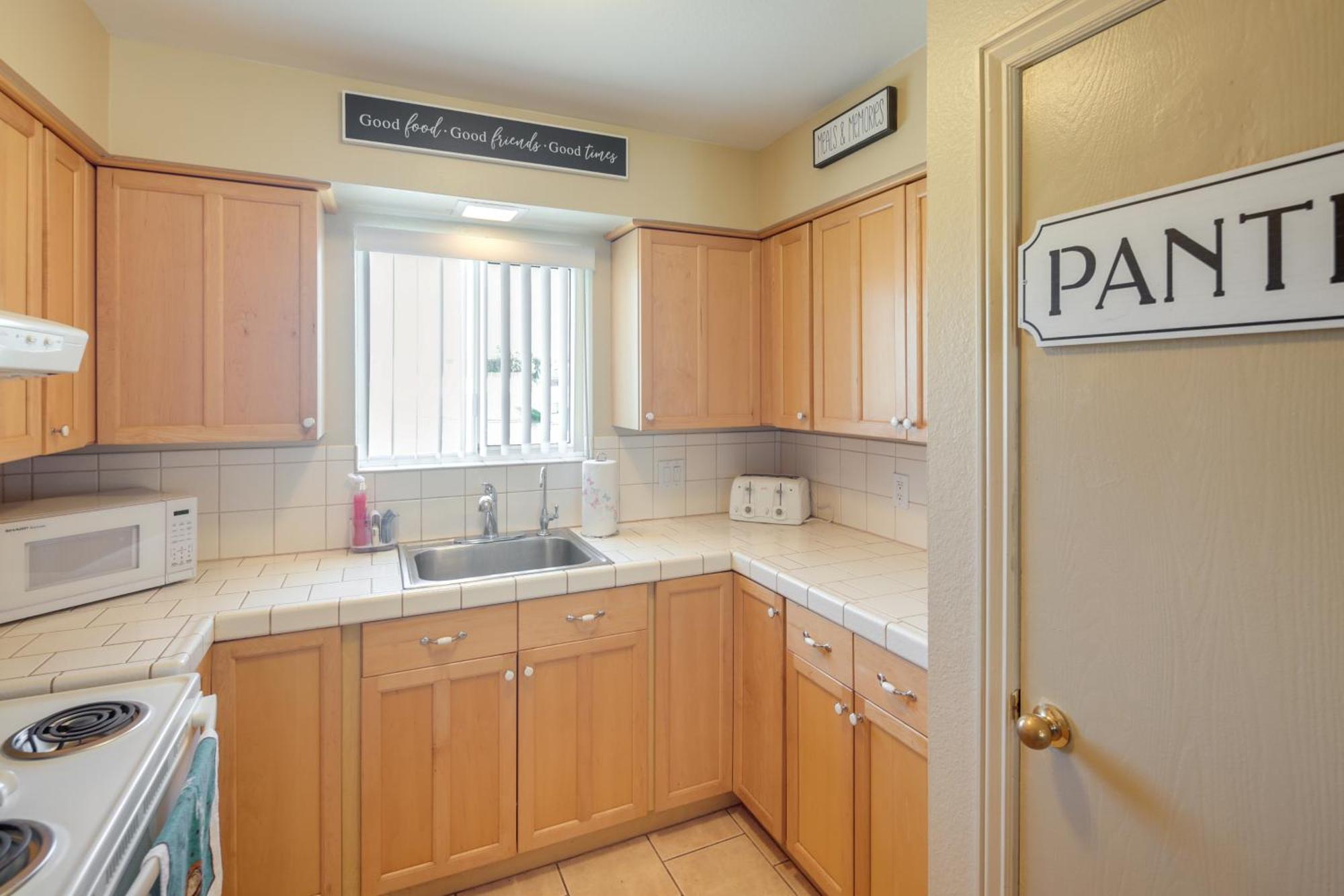 Holiday home Sunny With Pool And Patio About 3 Miles To The Lake! Lake Havasu City