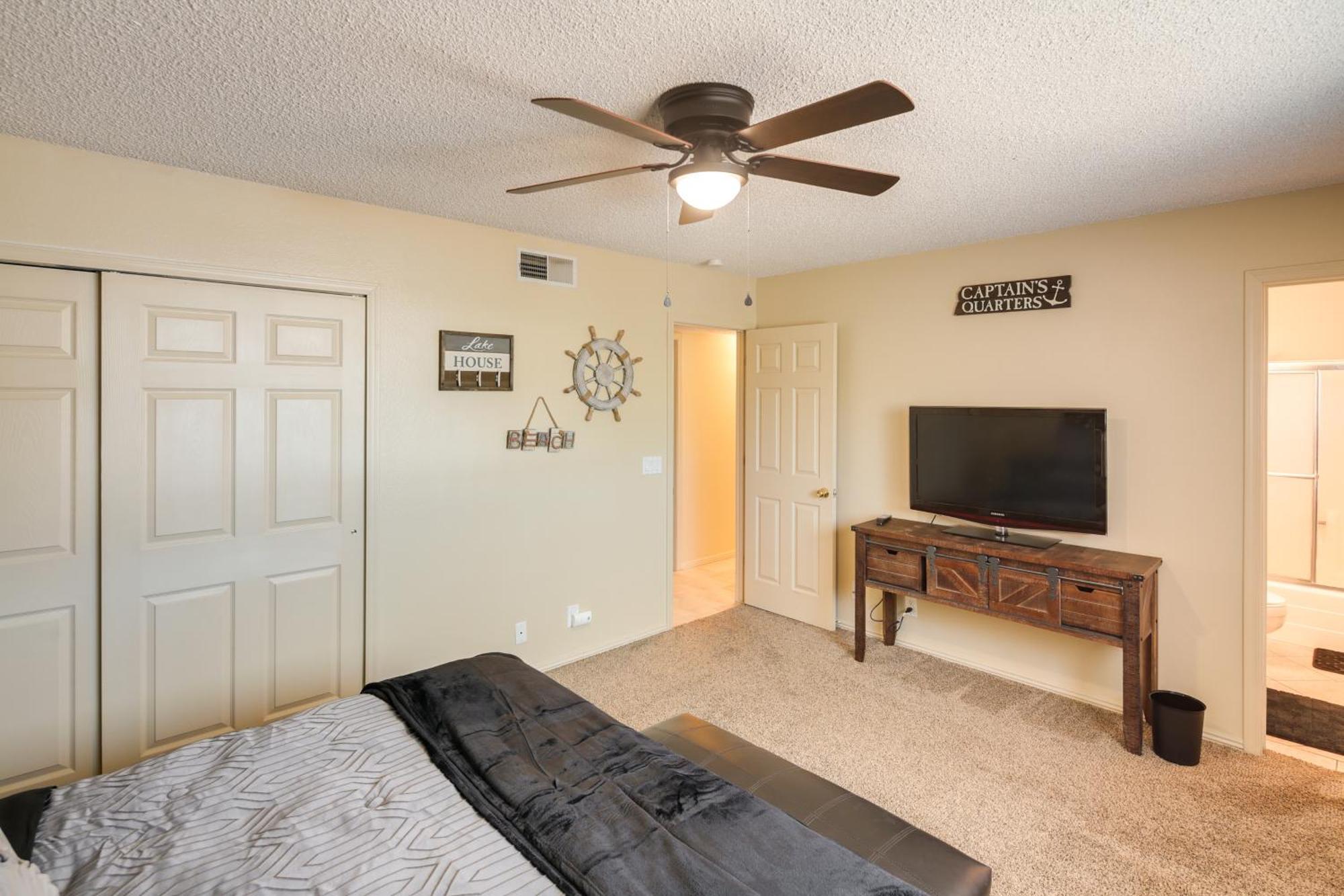 Sunny With Pool And Patio About 3 Miles To The Lake! * Lake Havasu City