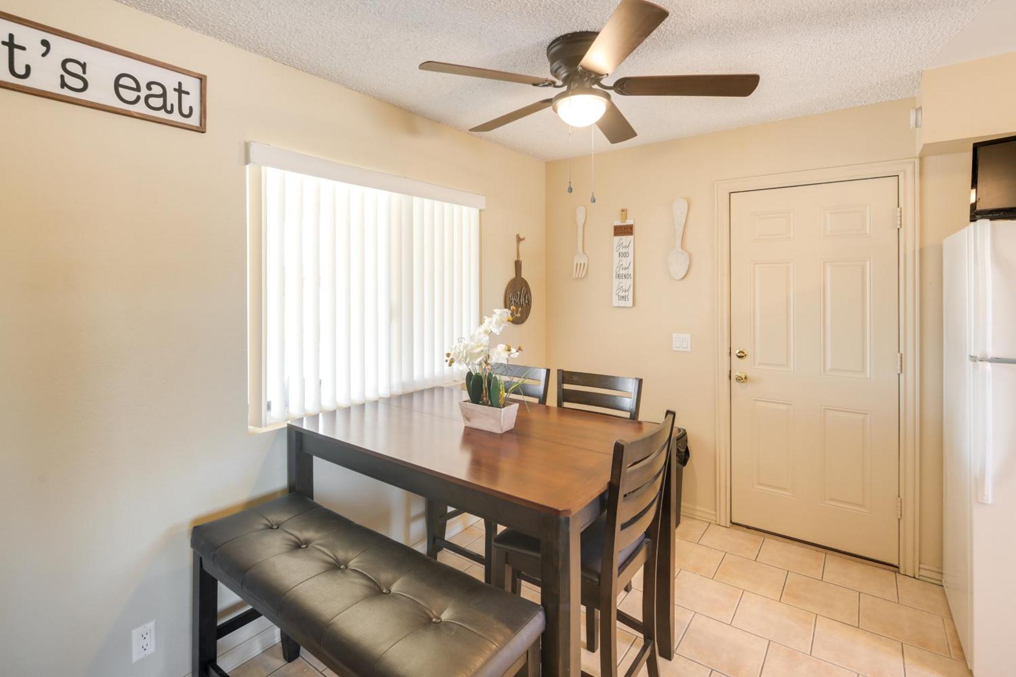 Holiday home Sunny With Pool And Patio About 3 Miles To The Lake! Lake Havasu City