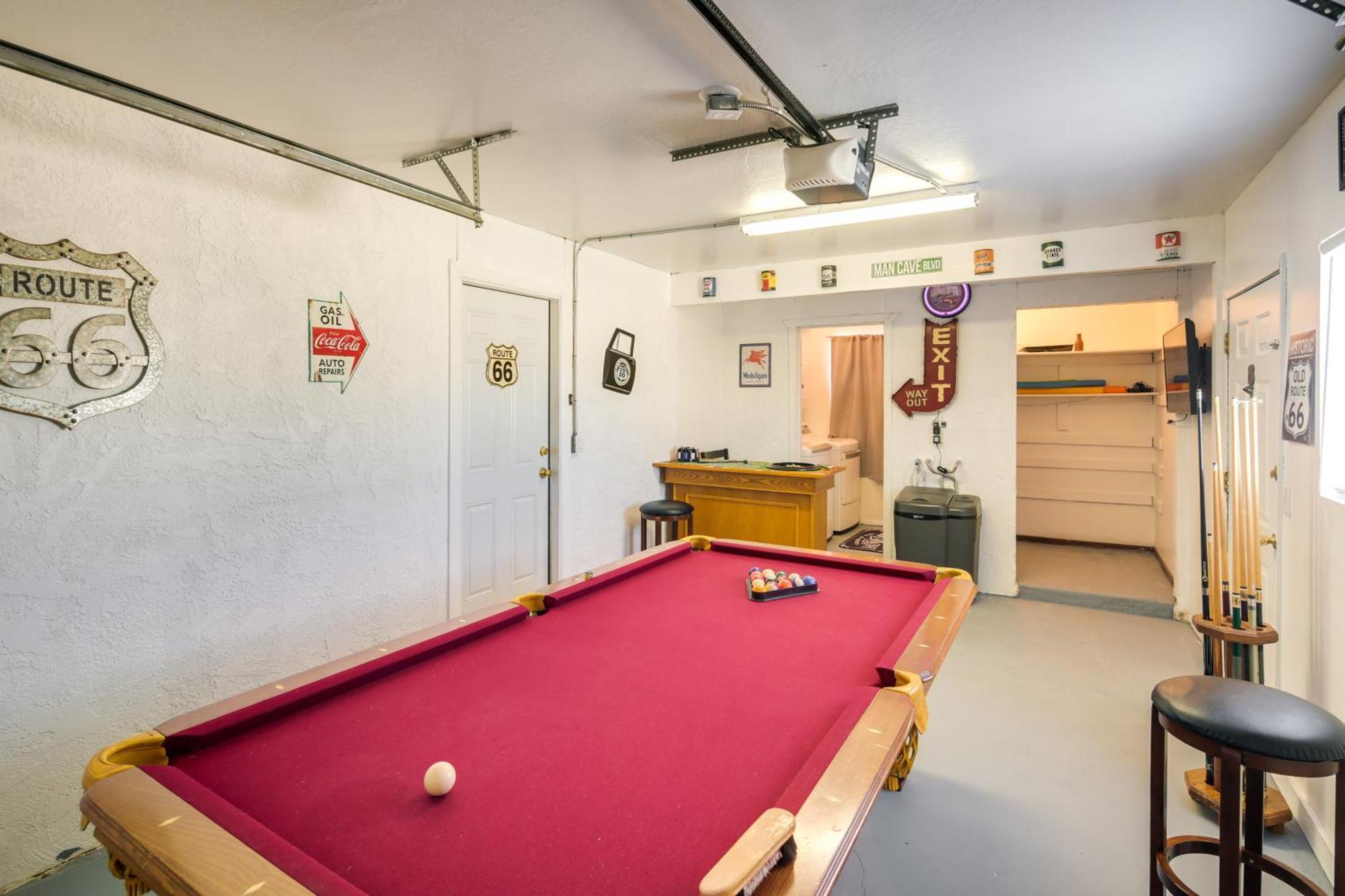 Sunny With Pool And Patio About 3 Miles To The Lake! Holiday home Lake Havasu City