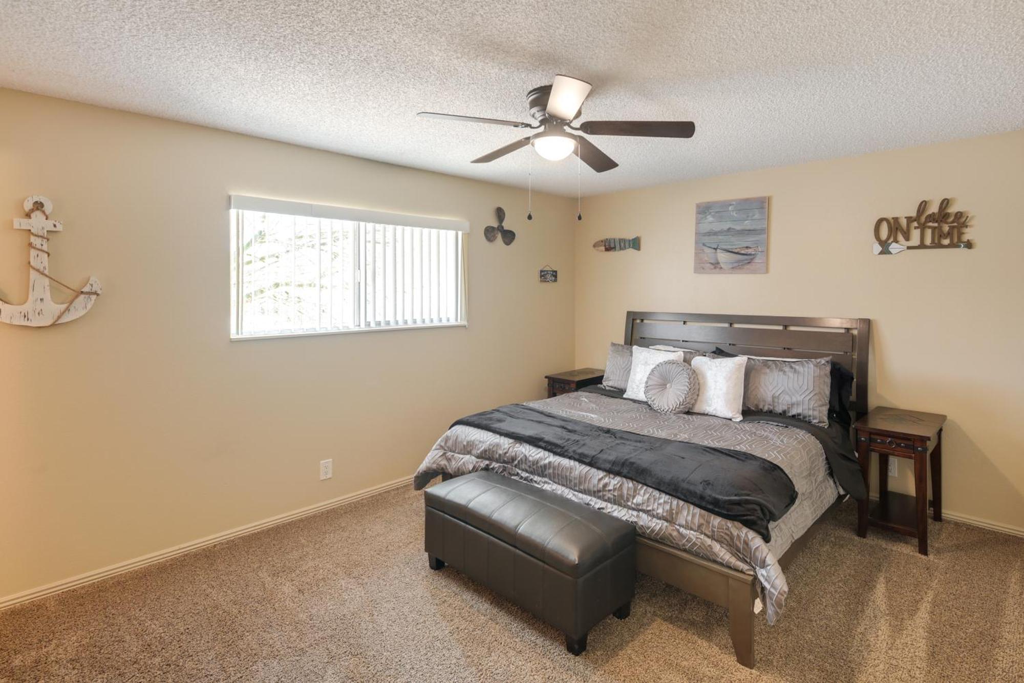 Holiday home Sunny With Pool And Patio About 3 Miles To The Lake! Lake Havasu City