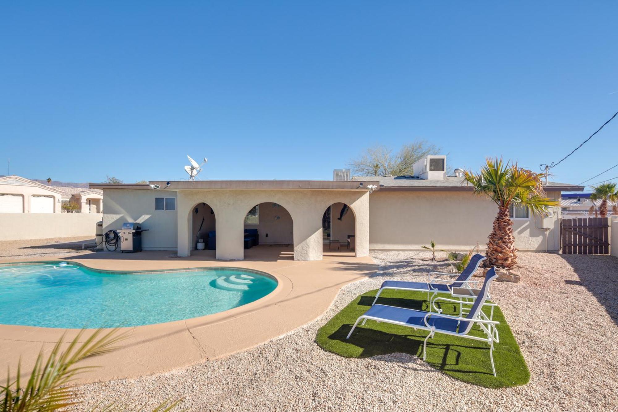 Holiday home Sunny With Pool And Patio About 3 Miles To The Lake!
