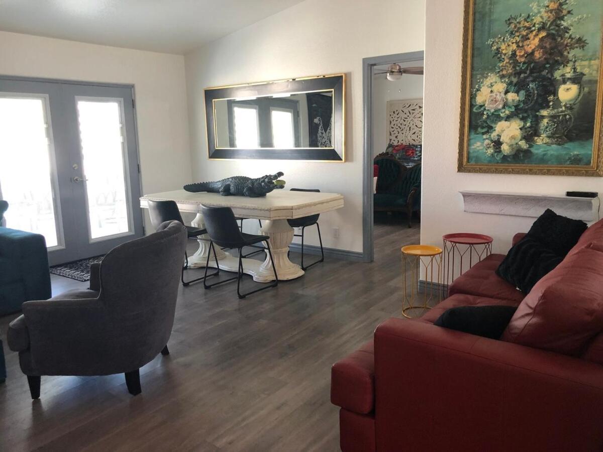 A Unique Boutique Havasu Retreat Holiday home *