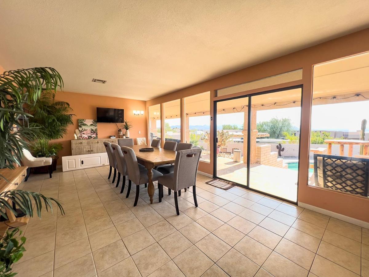 Lodestar Livin 4-bedroom Pool Views Holiday home Lake Havasu City