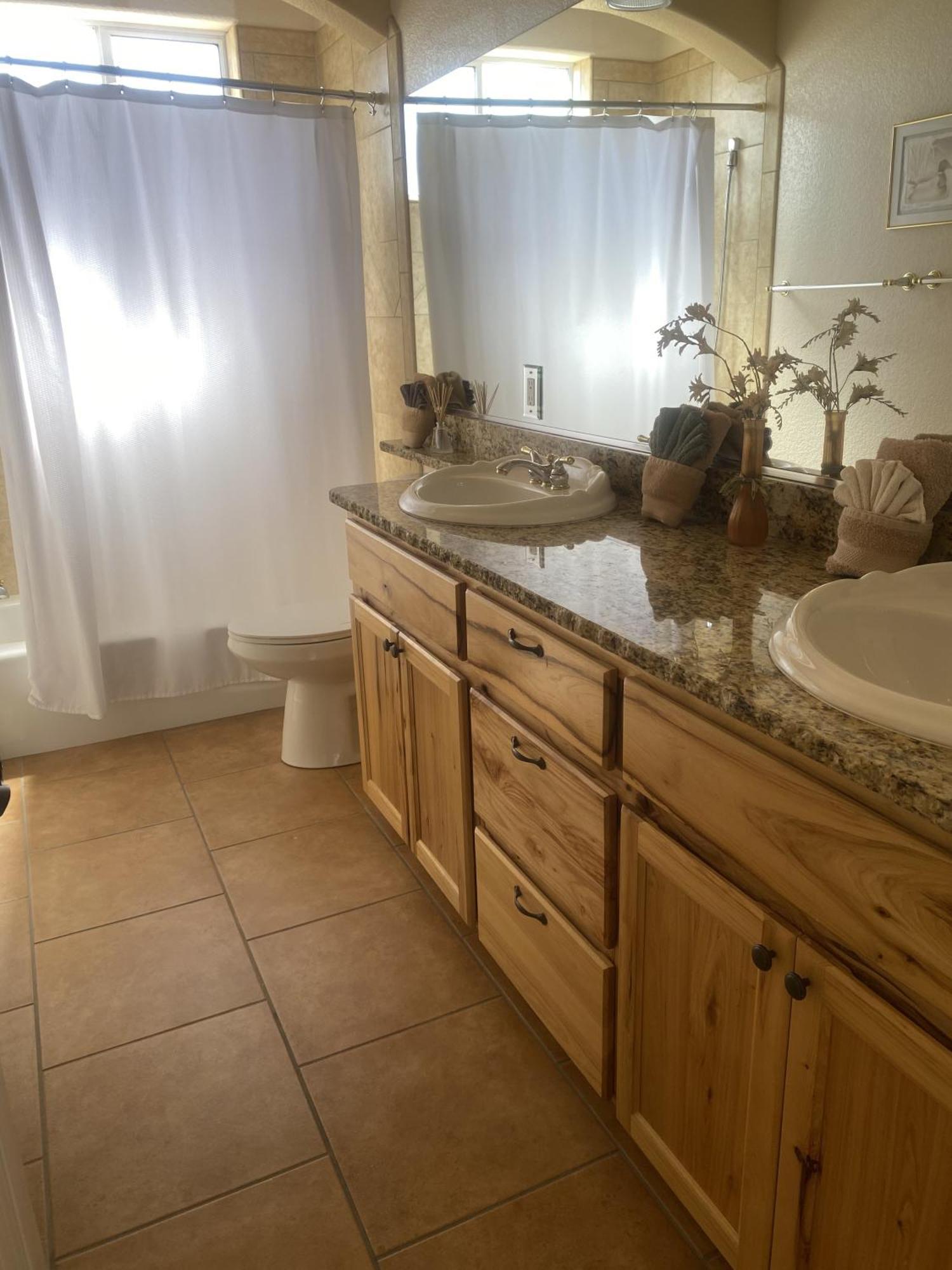 Shoshone Lower Unit With And Pool Views * Lake Havasu City