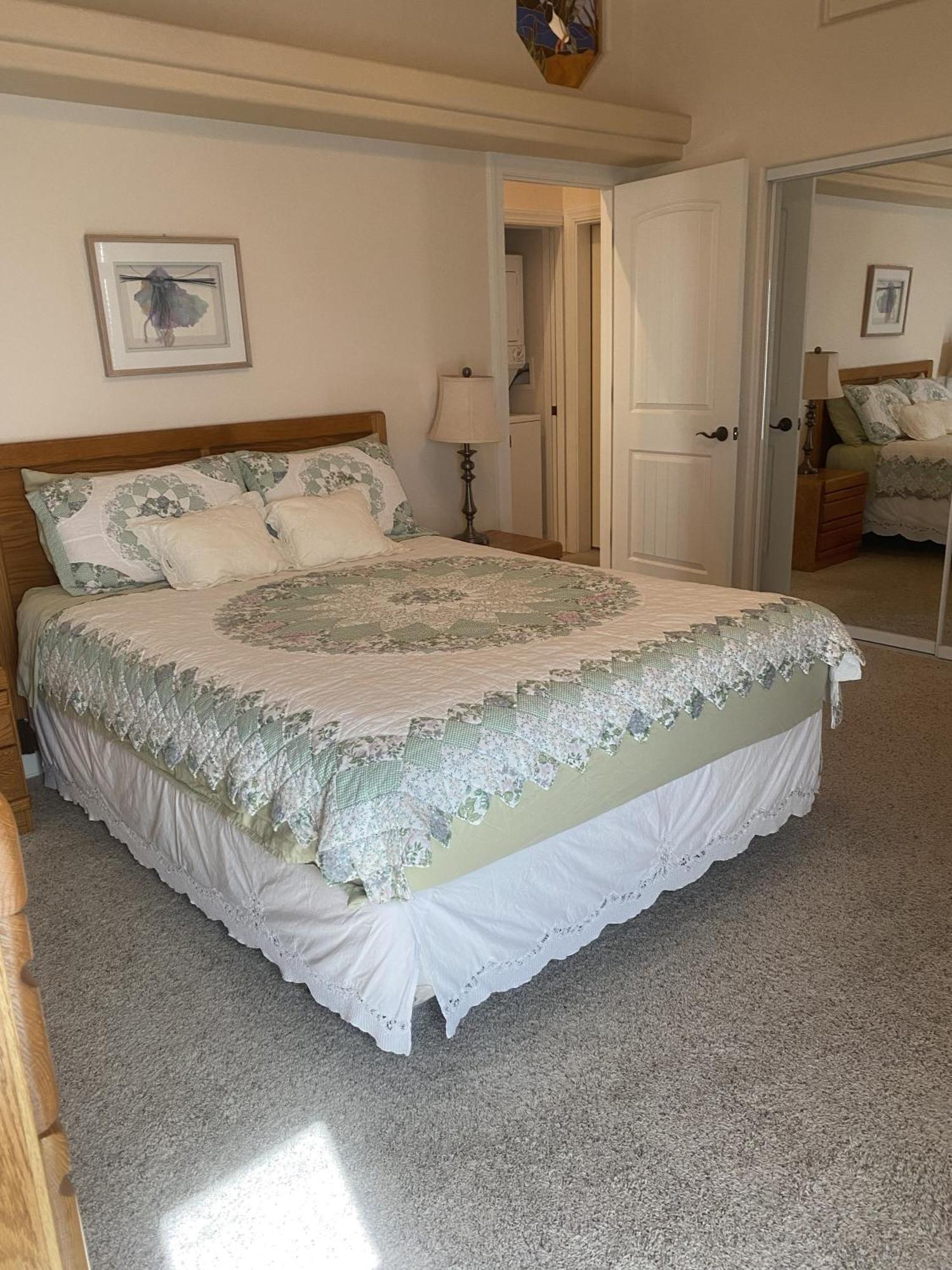 Holiday home Shoshone Lower Unit With And Pool Views *