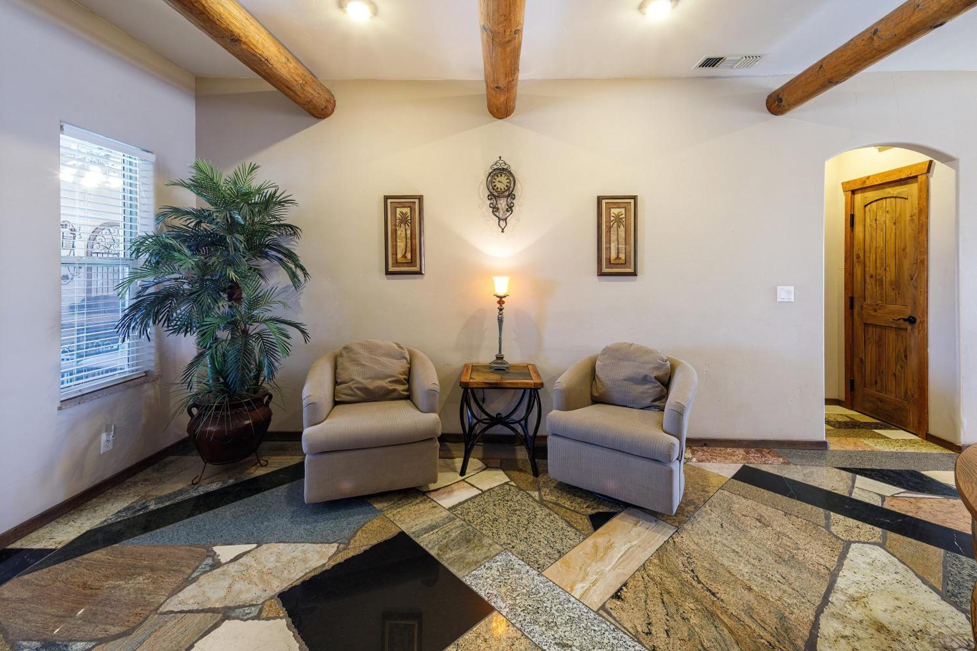 3 Minutes To Windsor Launch Pool Views Holiday home Lake Havasu City