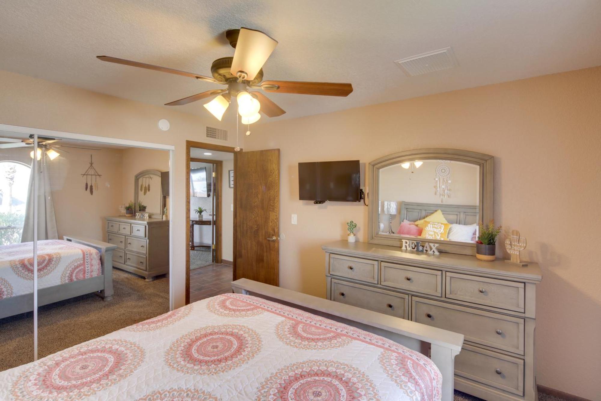 Private Oasis With Pool And Views, 2 Mi To Havasu Lake Havasu City