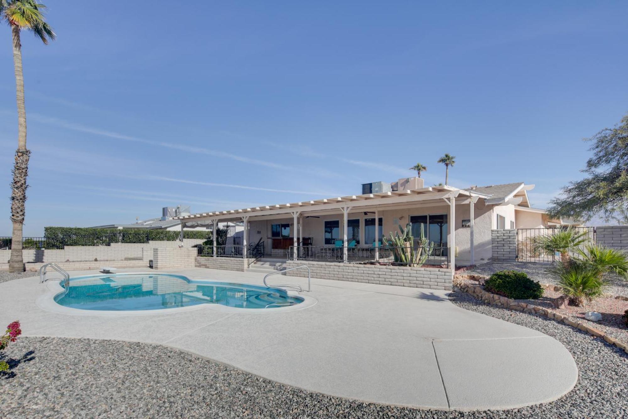 Holiday home Private Oasis With Pool And Views, 2 Mi To Havasu