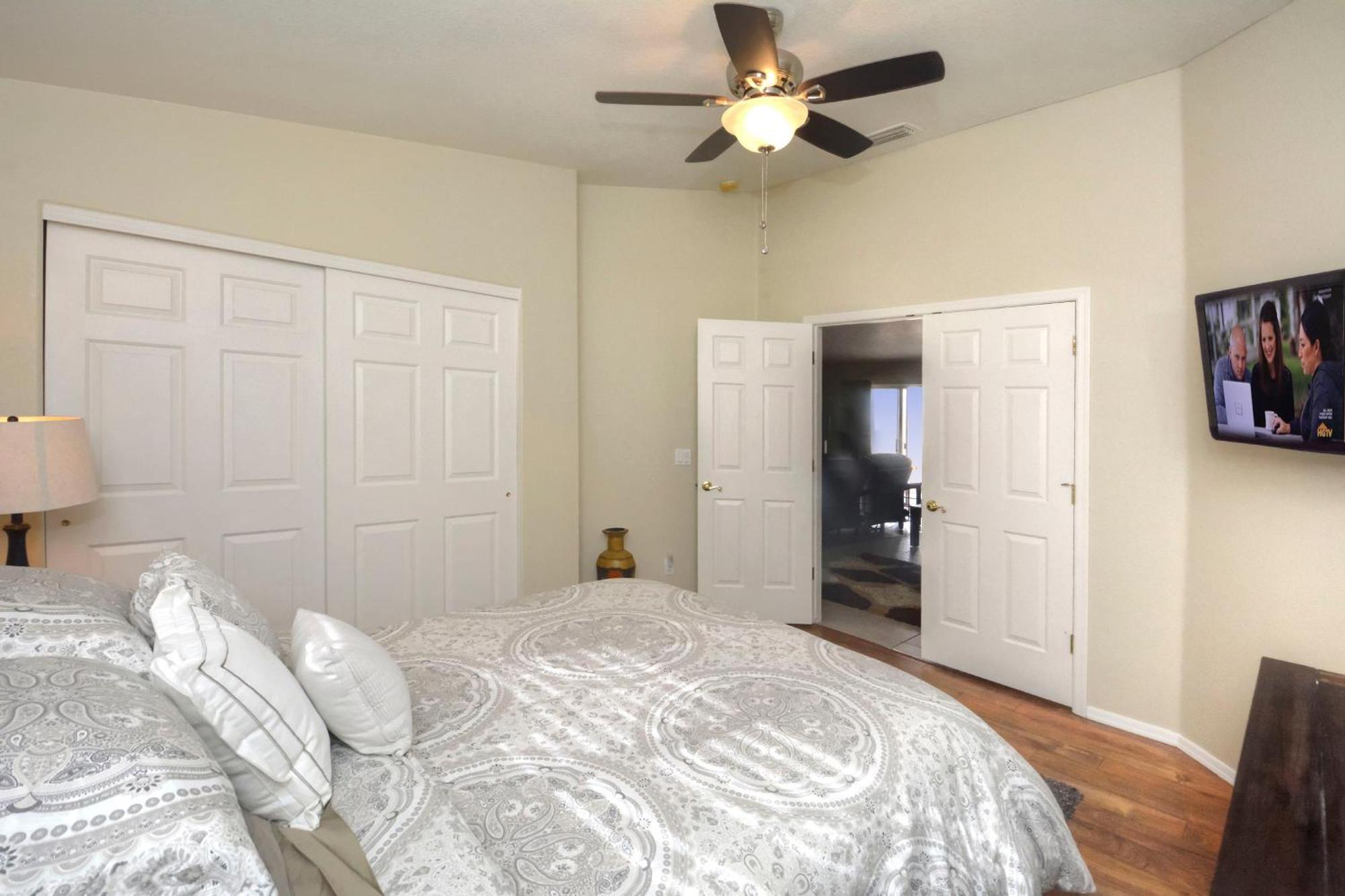 Trendy Southside Beauty With Rv Access Holiday home