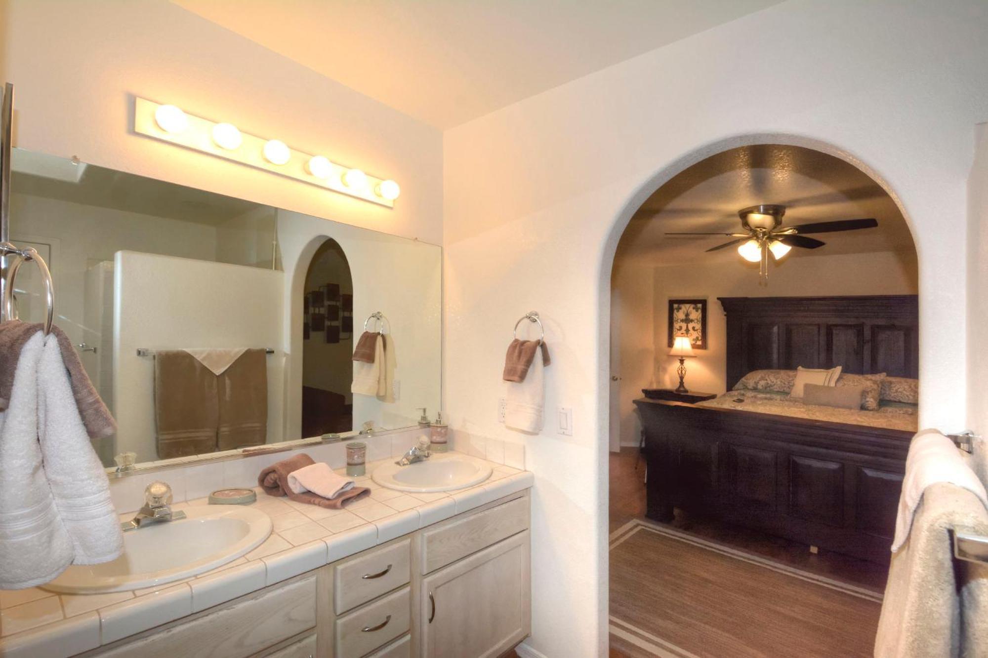 Trendy Southside Beauty With Rv Access Holiday home Lake Havasu City