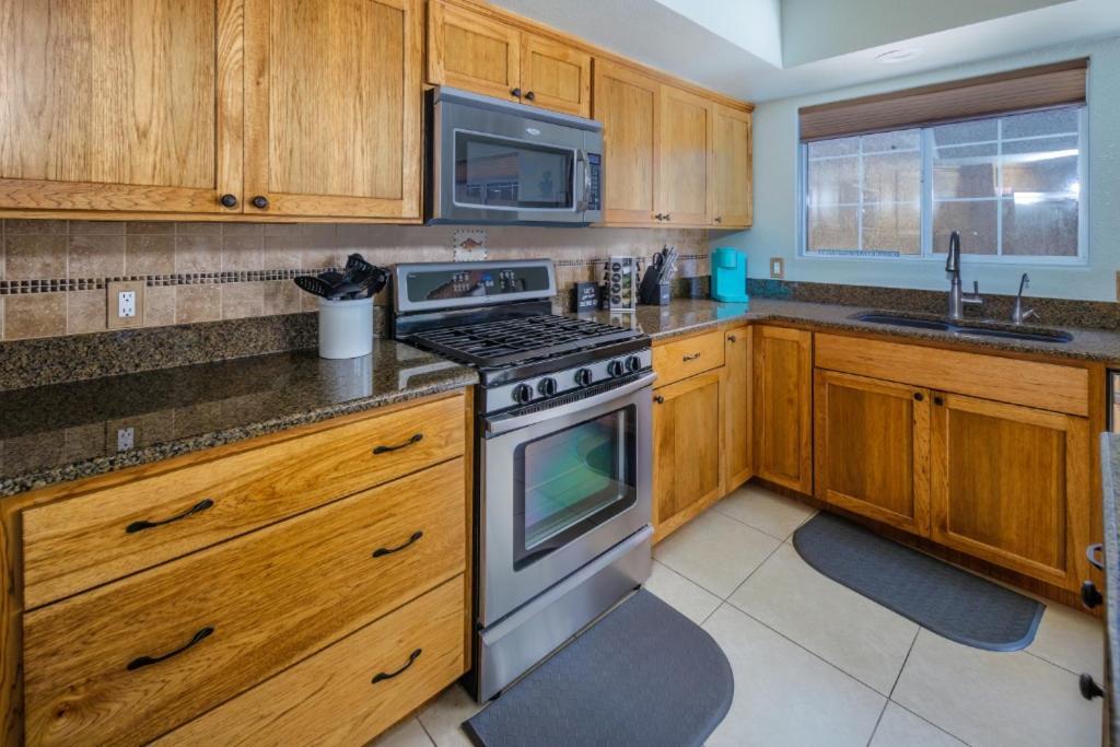 Glen Eagles Gated Community On Golf Course