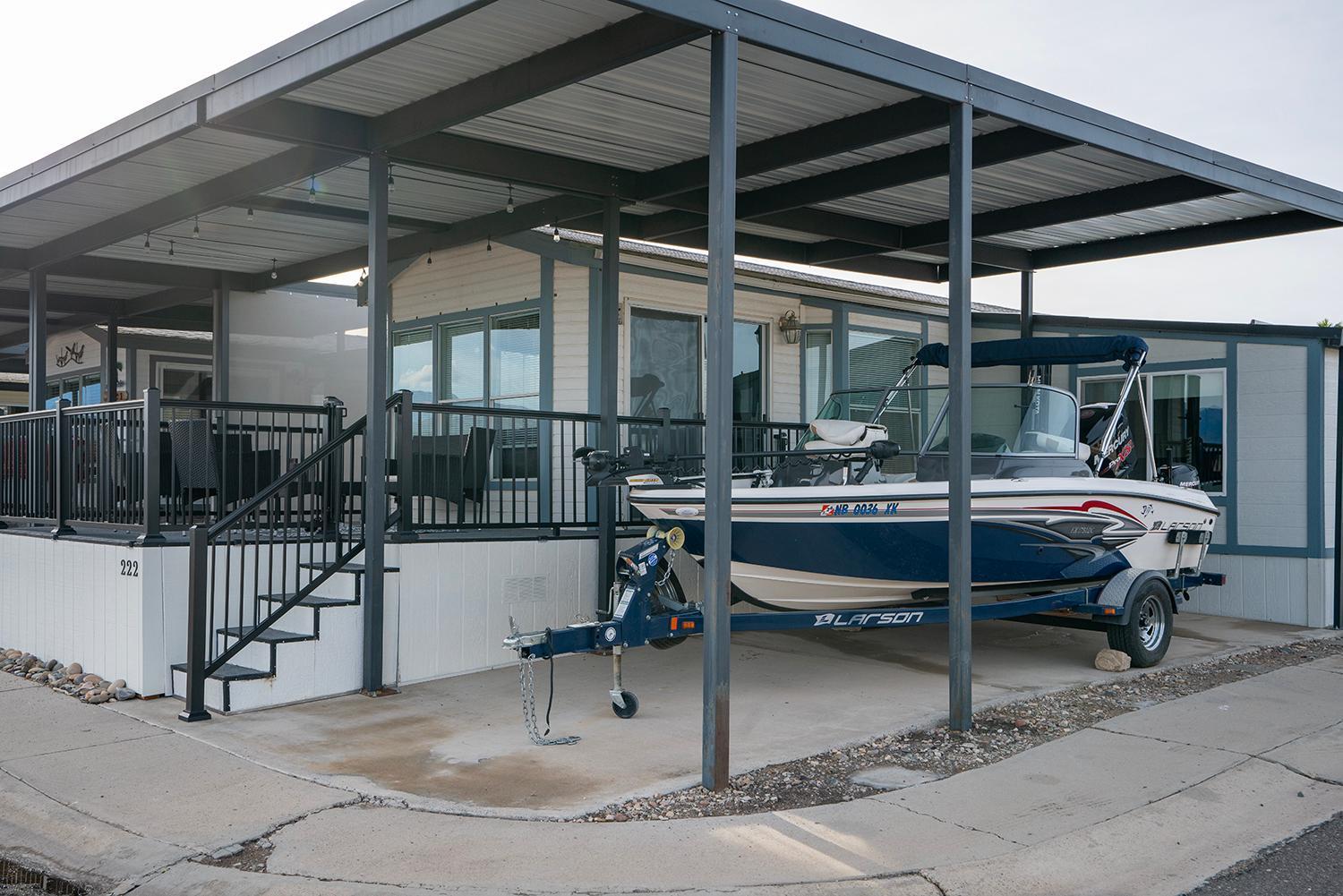 Sam's Beachcomber Beauty Front Row Gorgeous Views #222 Holiday home Lake Havasu City