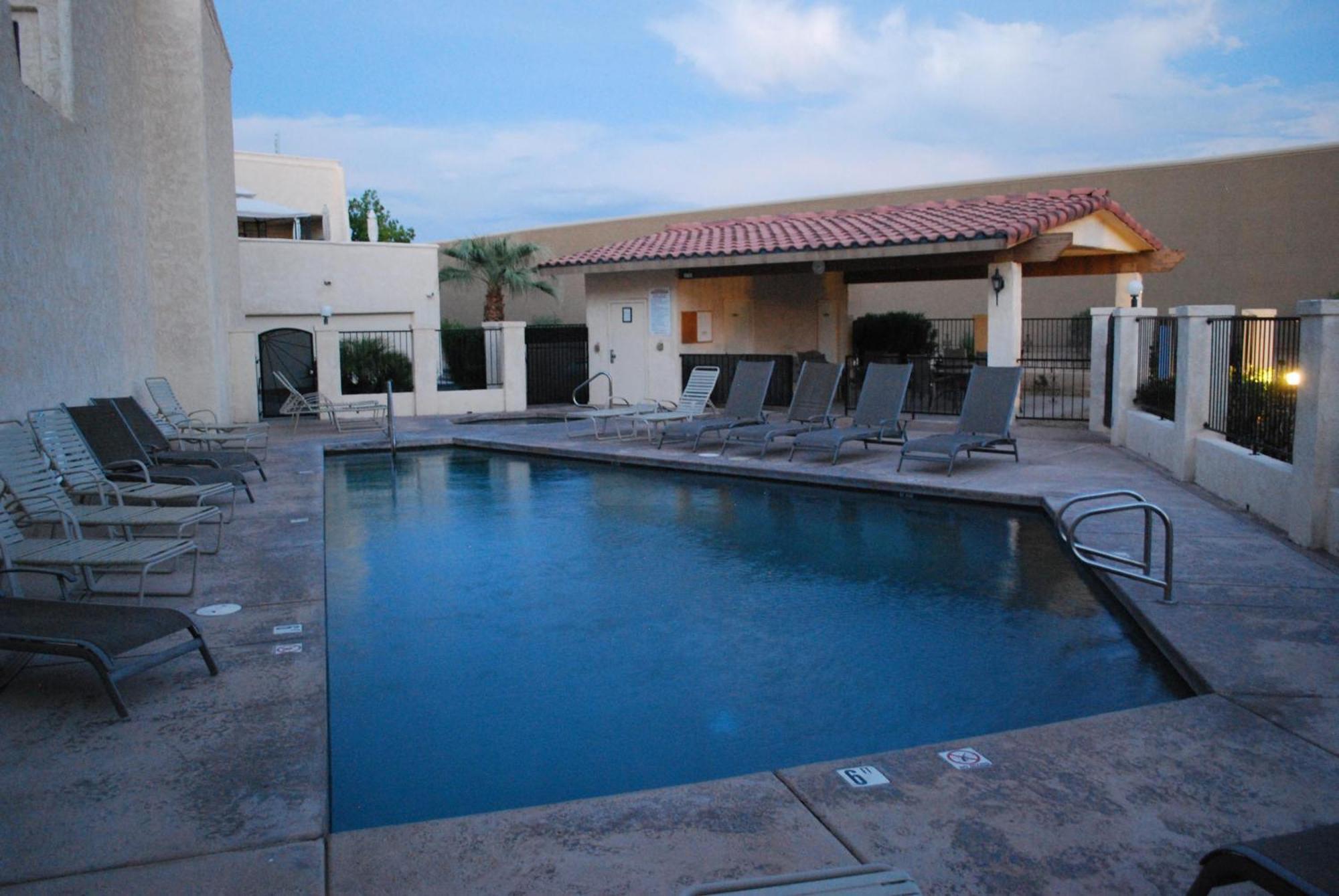 Terrific Townhouse-natuical Estates *