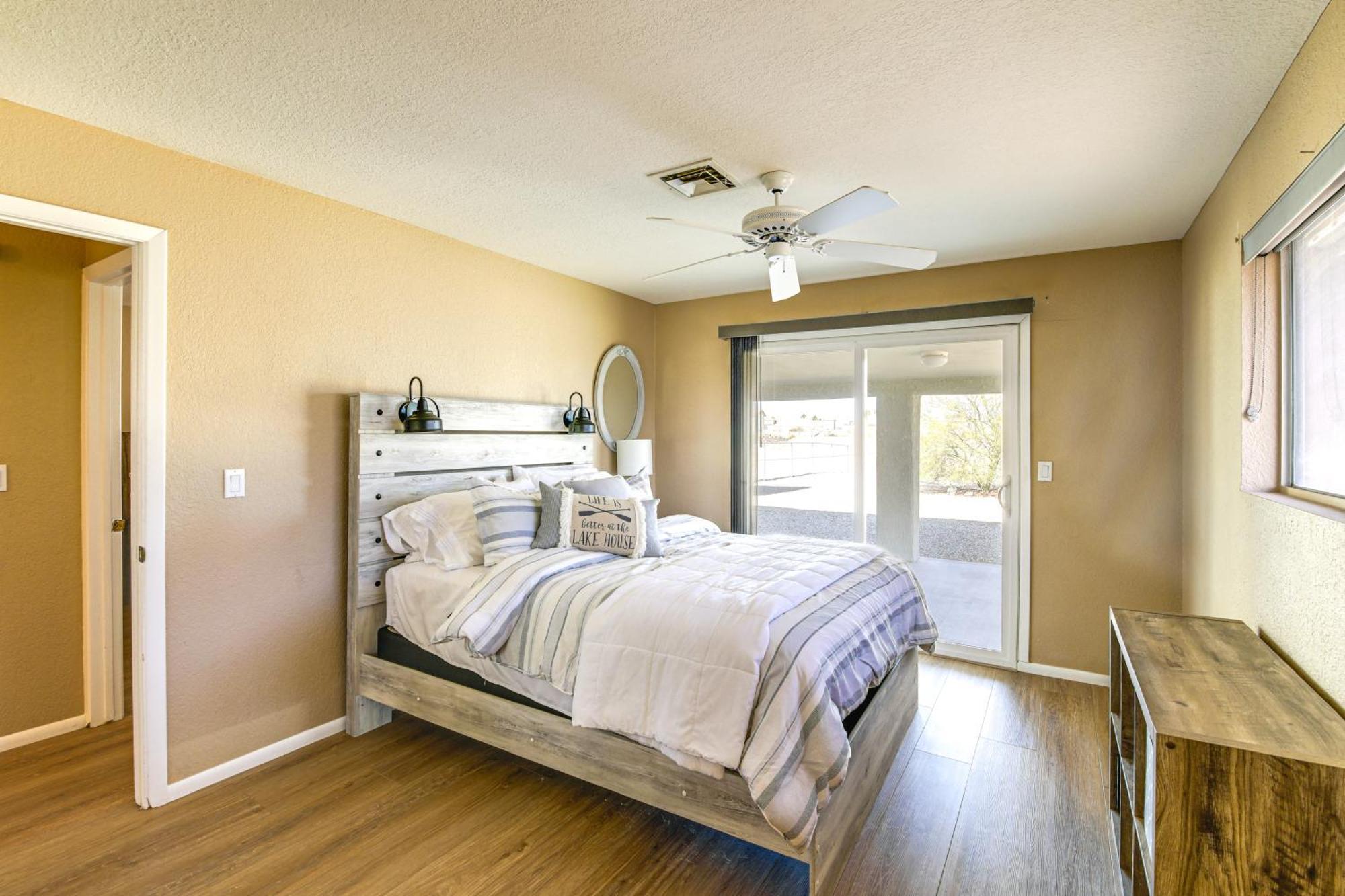 Havasu Getaway Less Than 3 Miles To Lakes Shore *