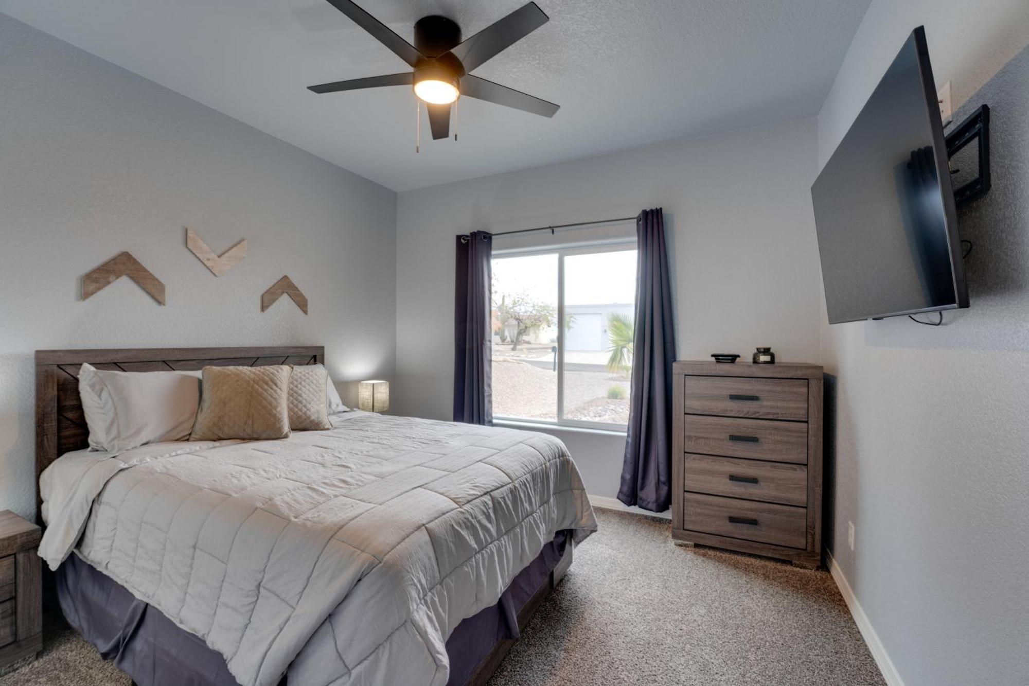 Newly Constructed Havasu With Pool Holiday home *
