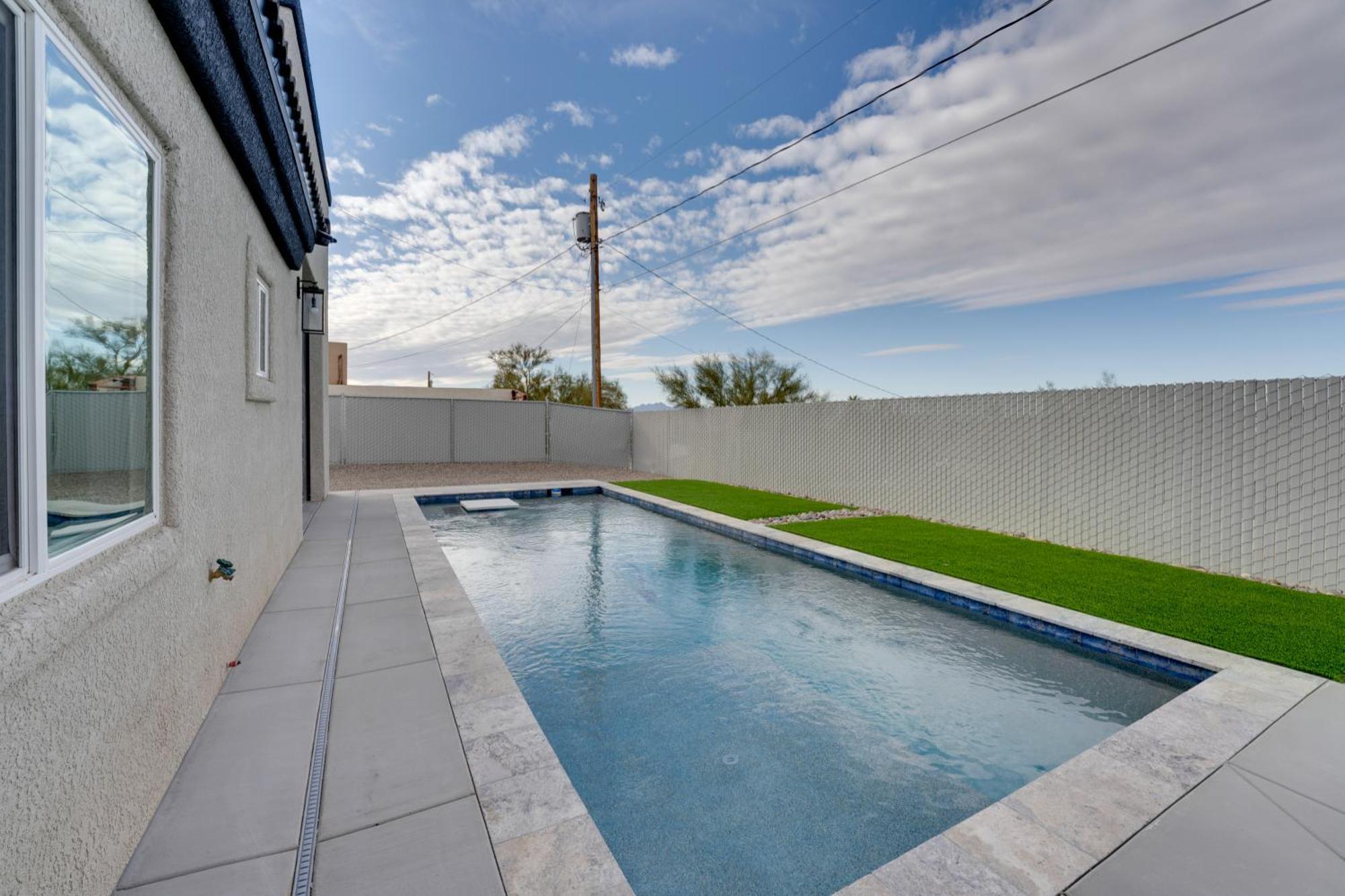 Newly Constructed Havasu With Pool *