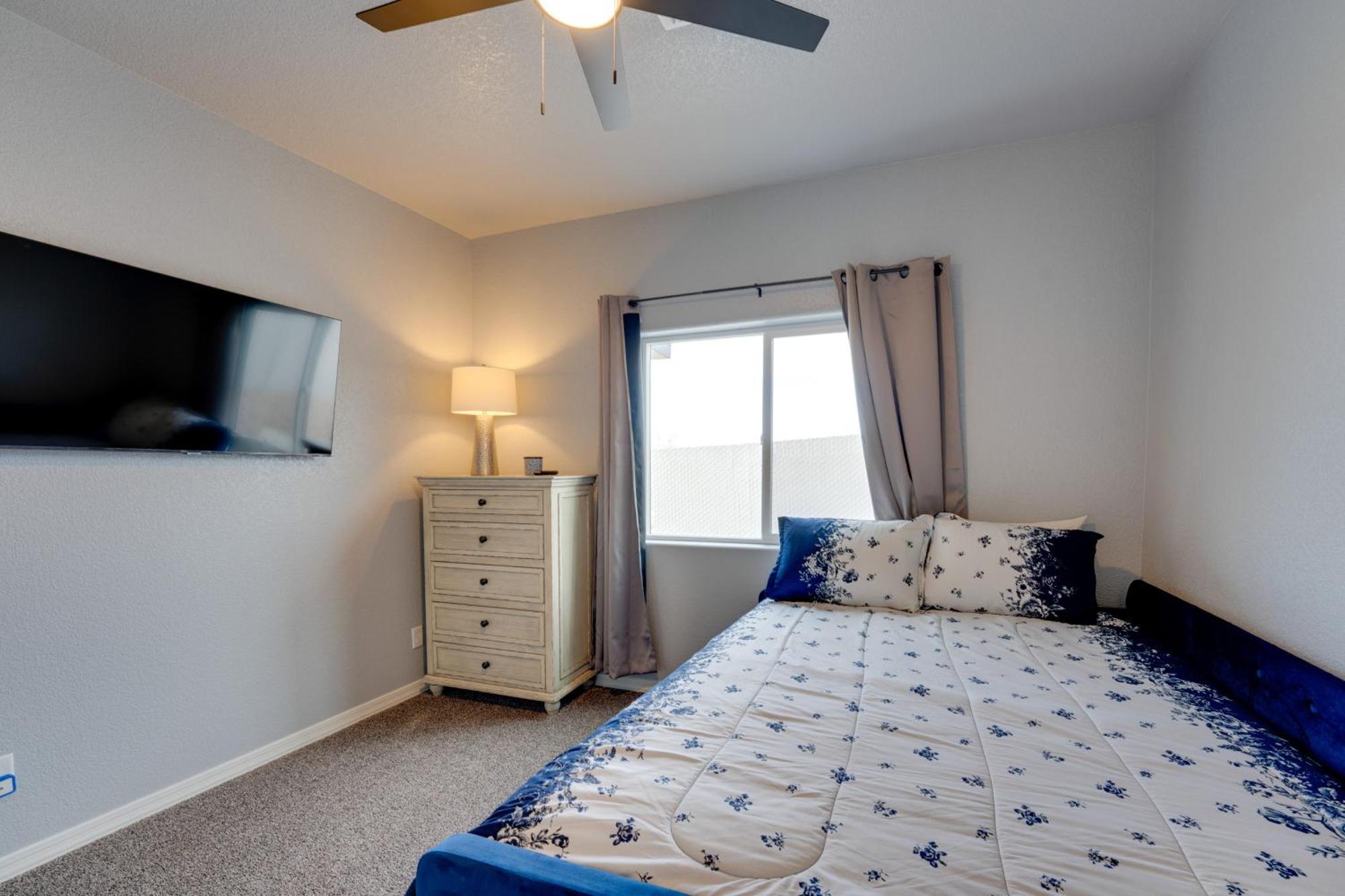 Newly Constructed Havasu With Pool Holiday home Lake Havasu City