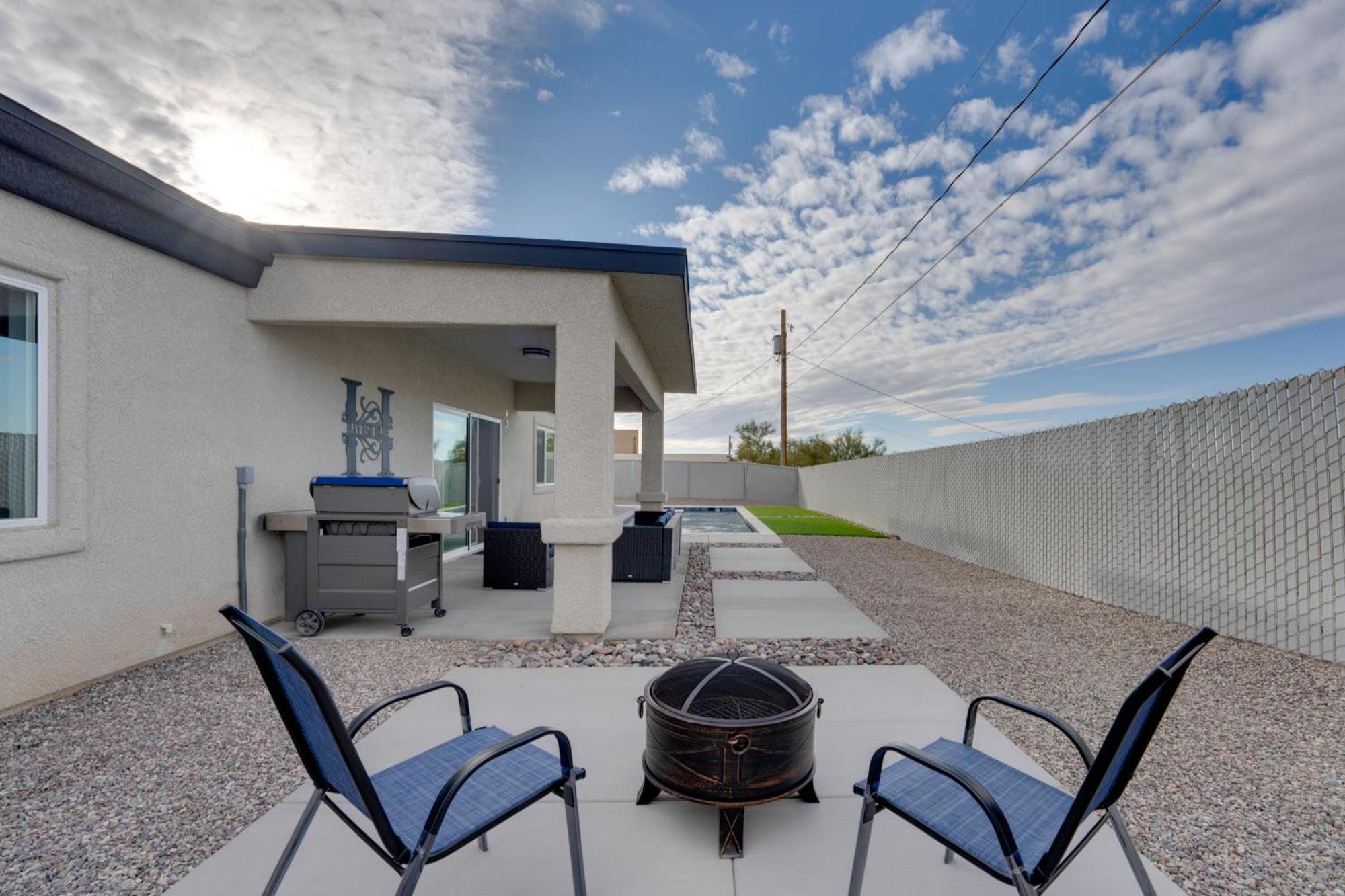 Newly Constructed Havasu With Pool Holiday home *