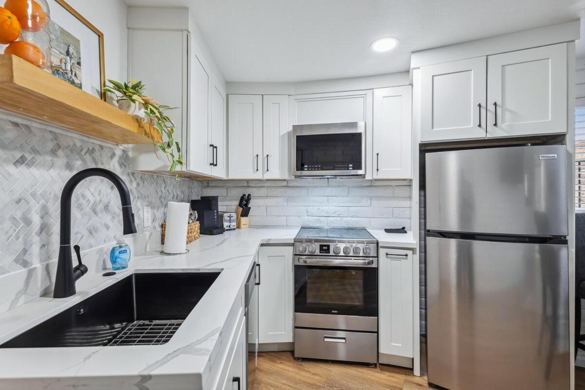 The Castle, A Luxury Compound Retreat Lake Havasu City