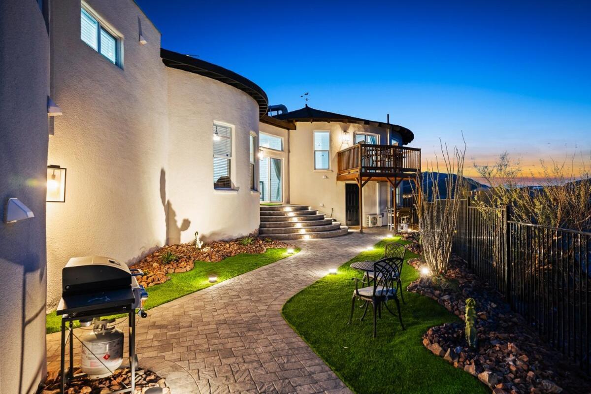 The Castle, A Luxury Compound Retreat Holiday home Lake Havasu City